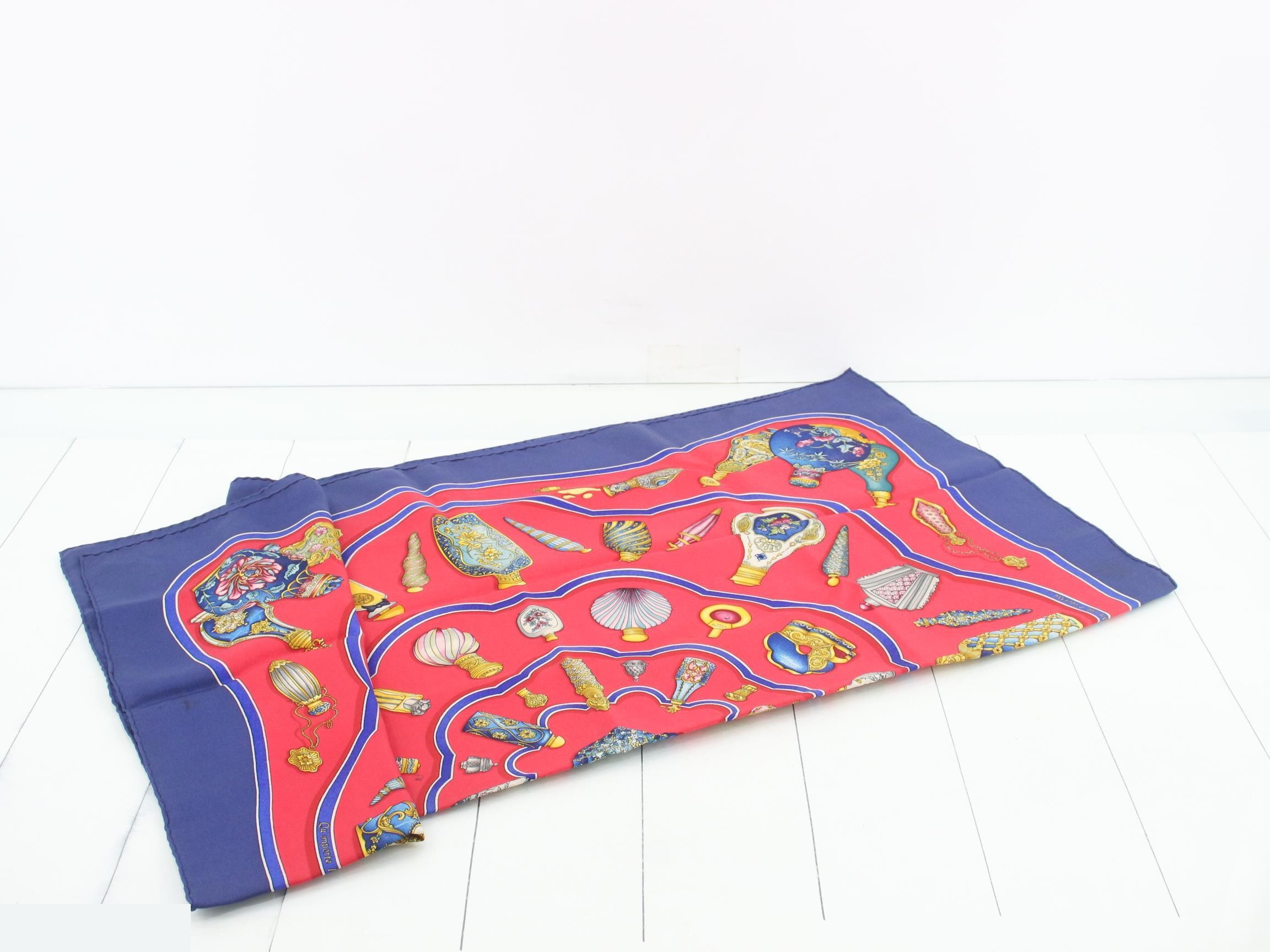 Carre 90 Qu import le flacon perfume bottle scarf — view 3
