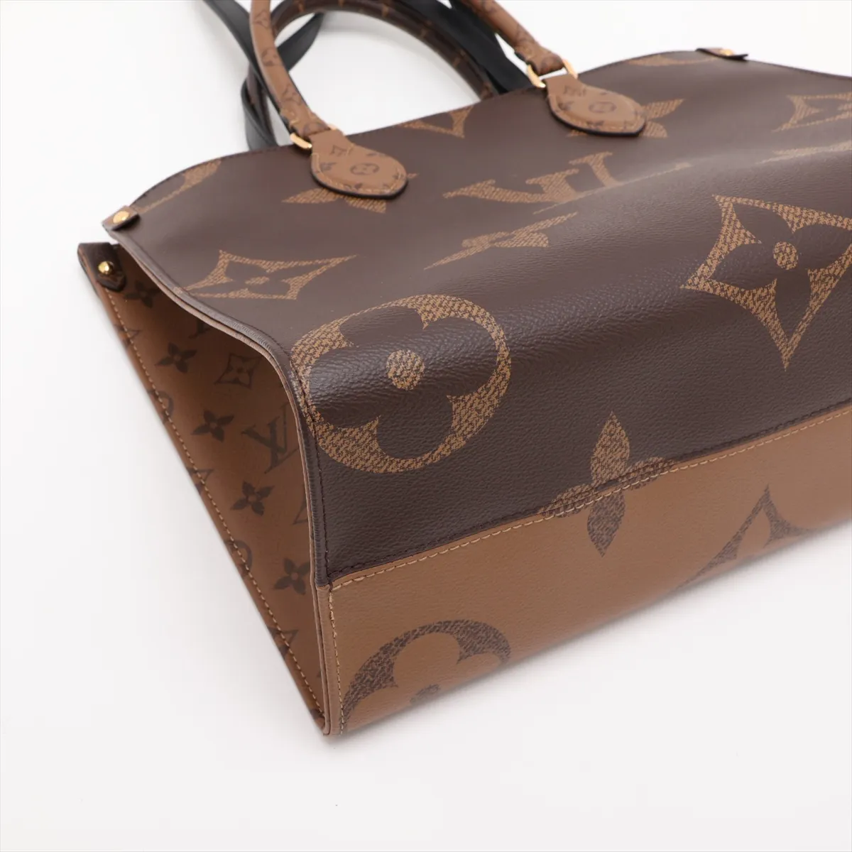 Giant Monogram Reverse OnTheGo MM M45321 Brown (RFID detected) — view 4