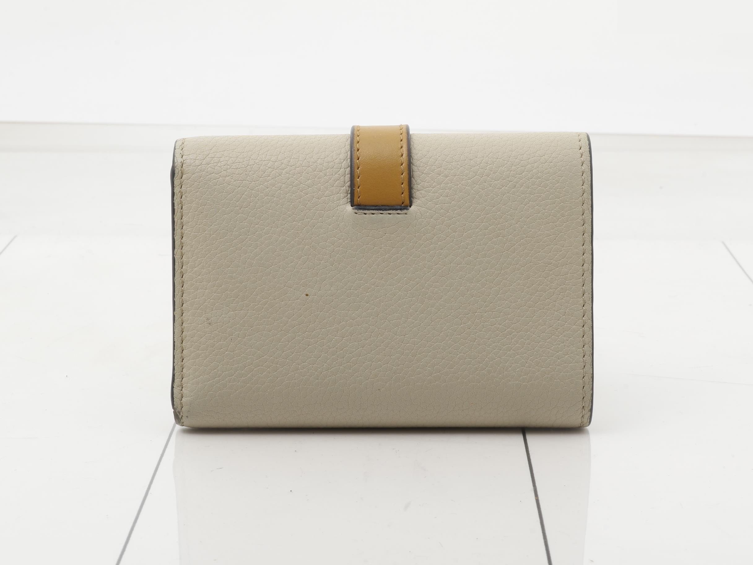 Amazona Vertical Wallet Small Light Oats/Honey — view 2