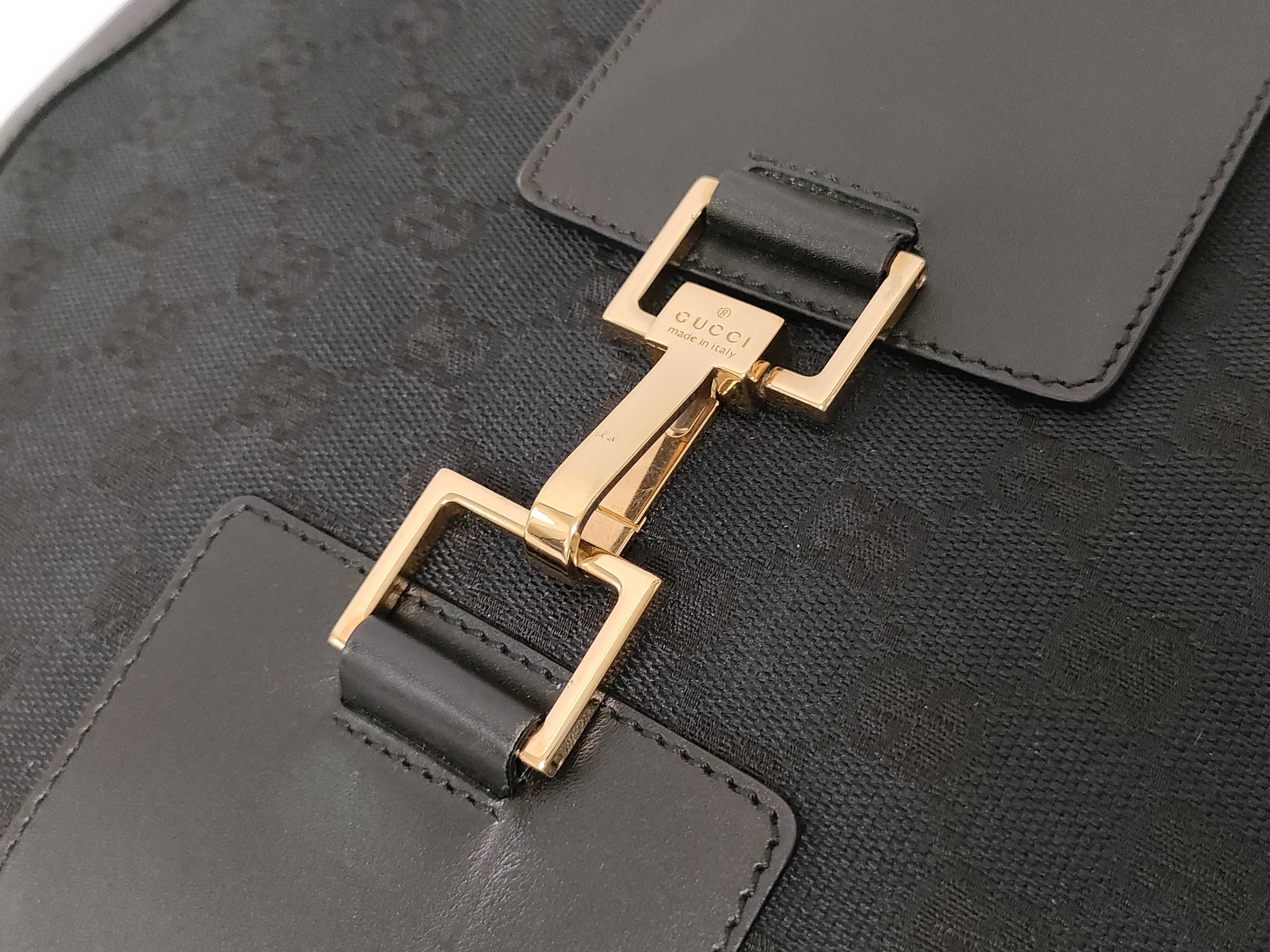 GG Canvas One-Shoulder Bag — view 8