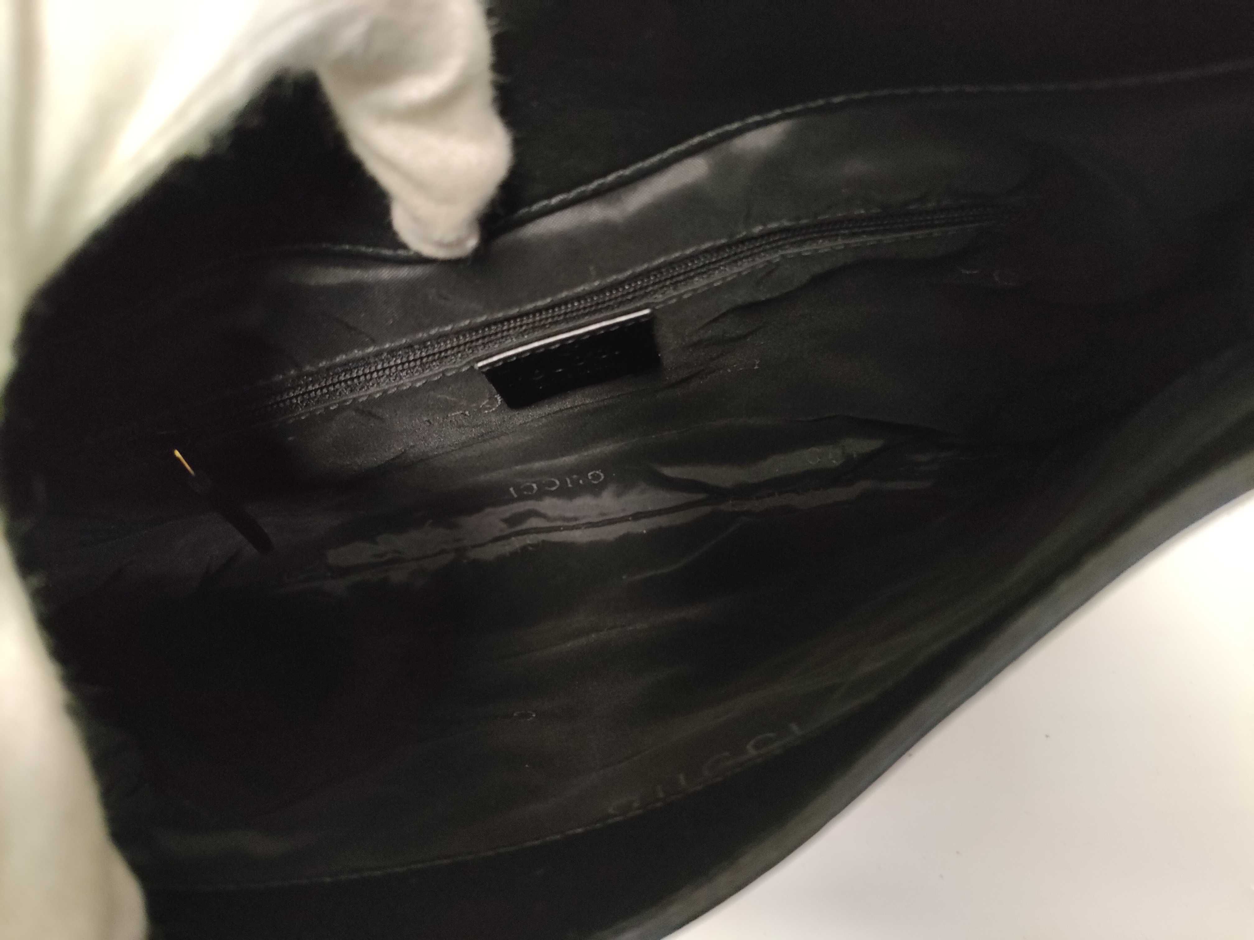 GG Canvas One-Shoulder Bag — view 9