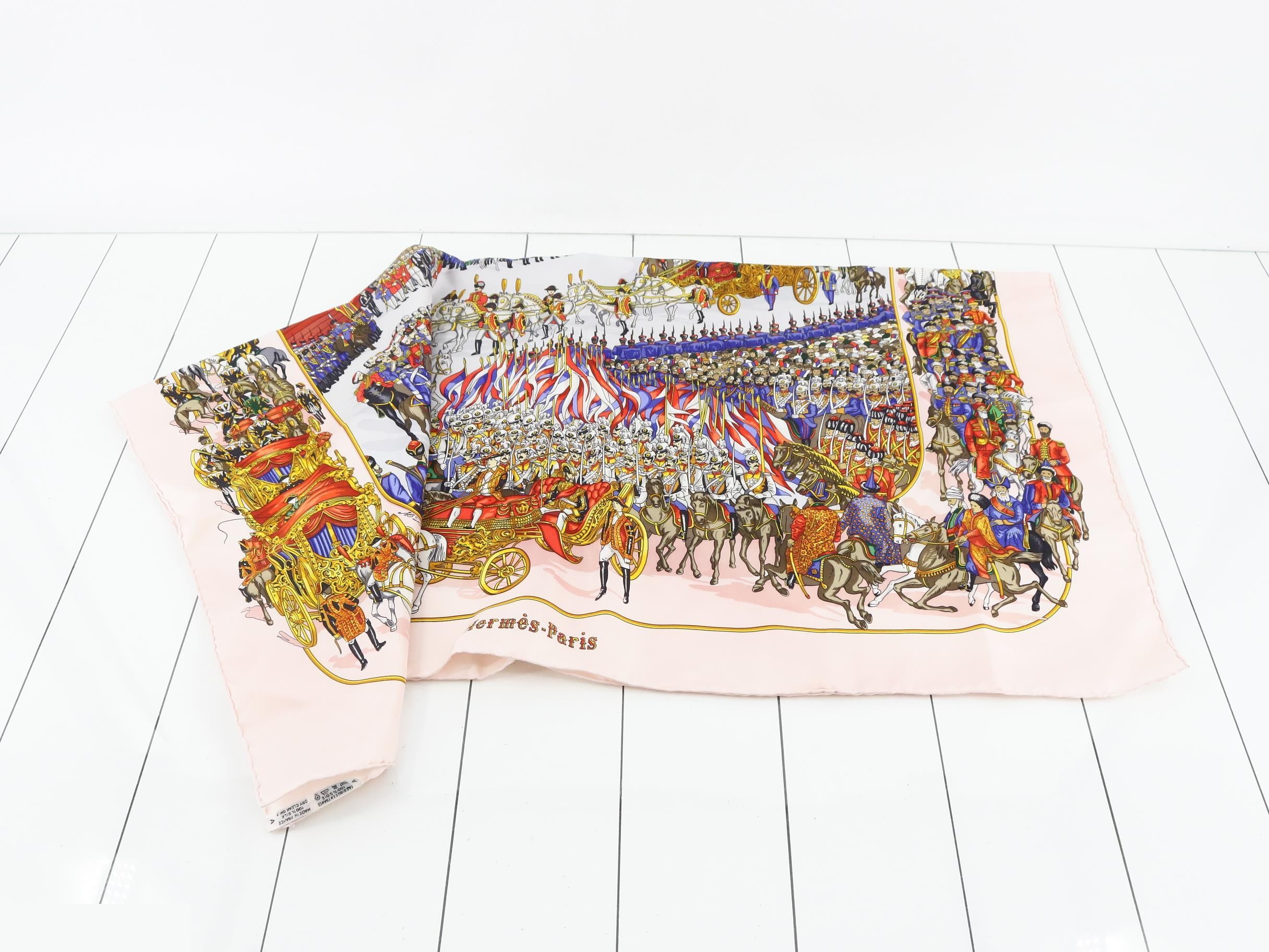 Carre 90 GRAND CORTEG A MOSCOU (Moscow Grand March) Scarf — view 3