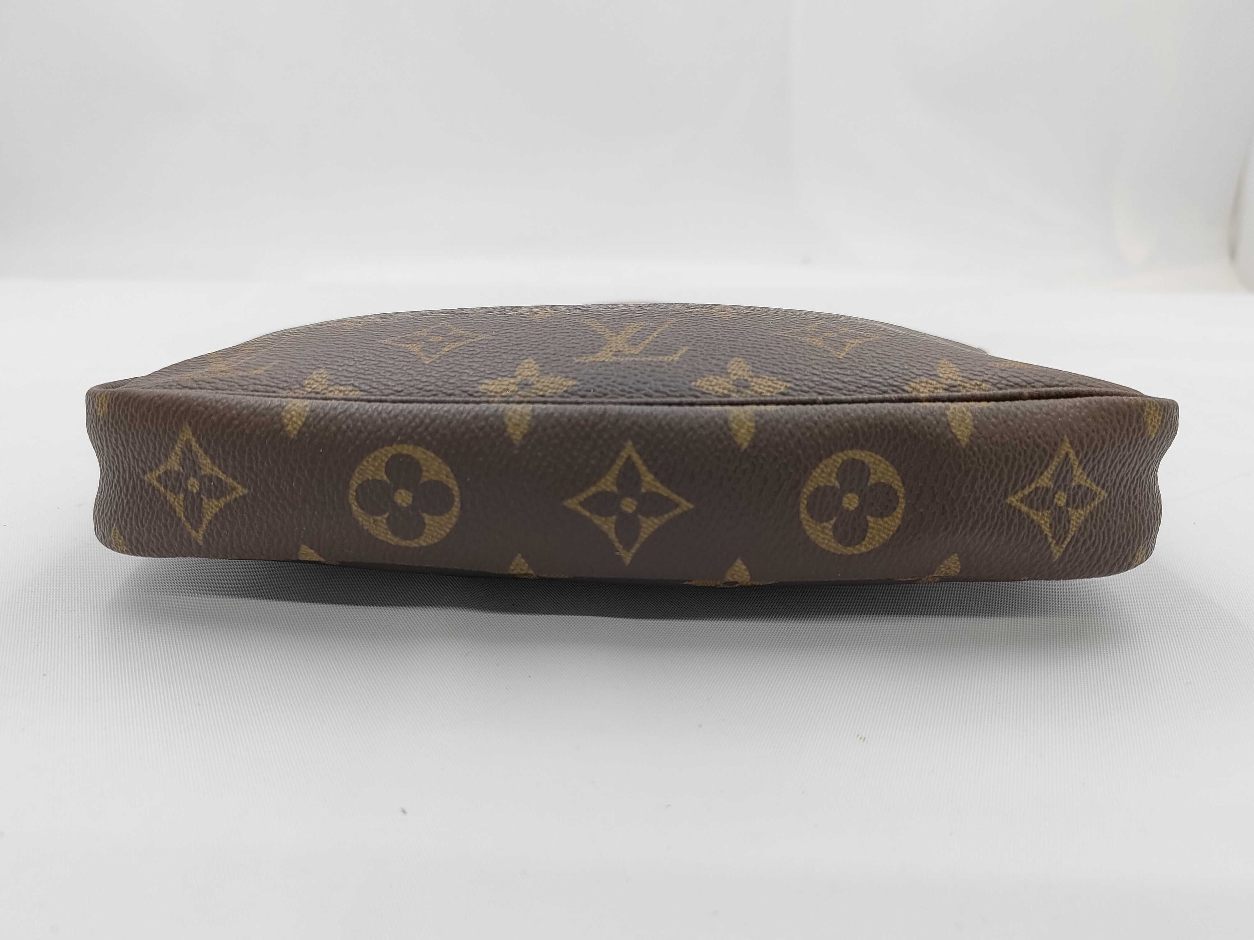 Monogram Louis Vuitton Monogram Accessoires VI0022 Handbag — view 5