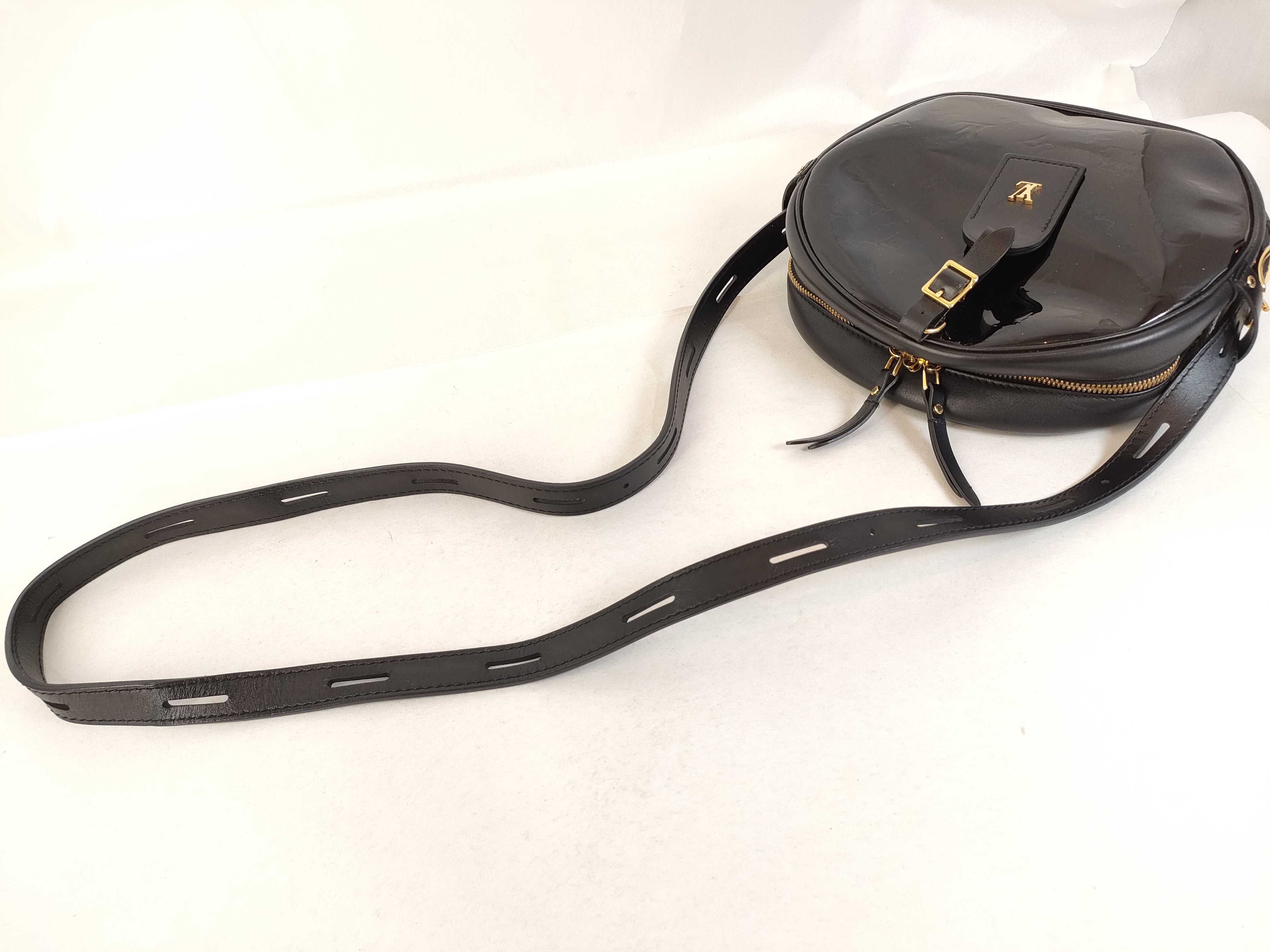 Vernis Louis Vuitton Monogram Vernis Boite Chapeau Souple Noir Shoulder Bag M53999 Shoulder Bag — view 3