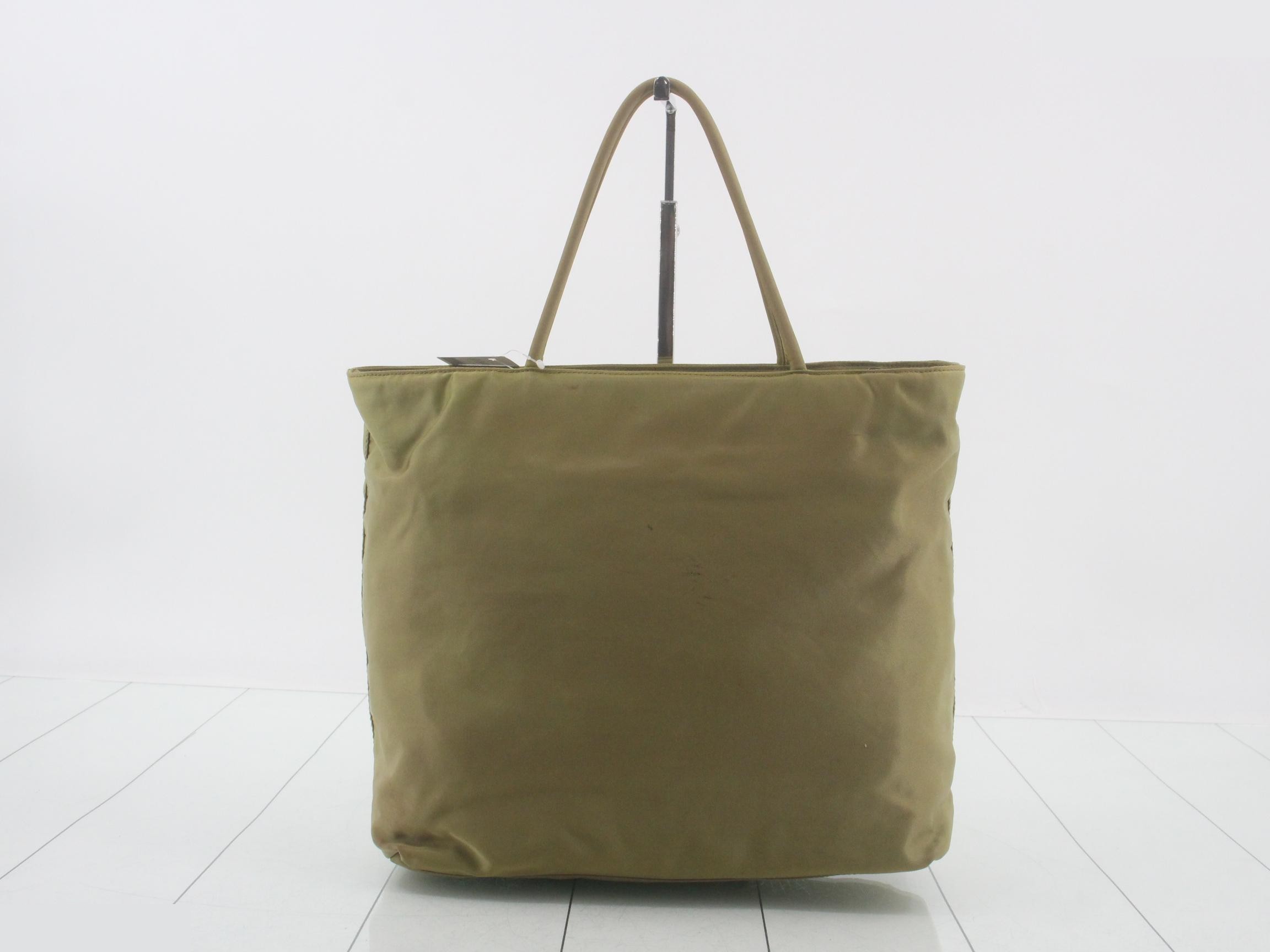 Nylon Triangle Plate Tote Bag — view 2