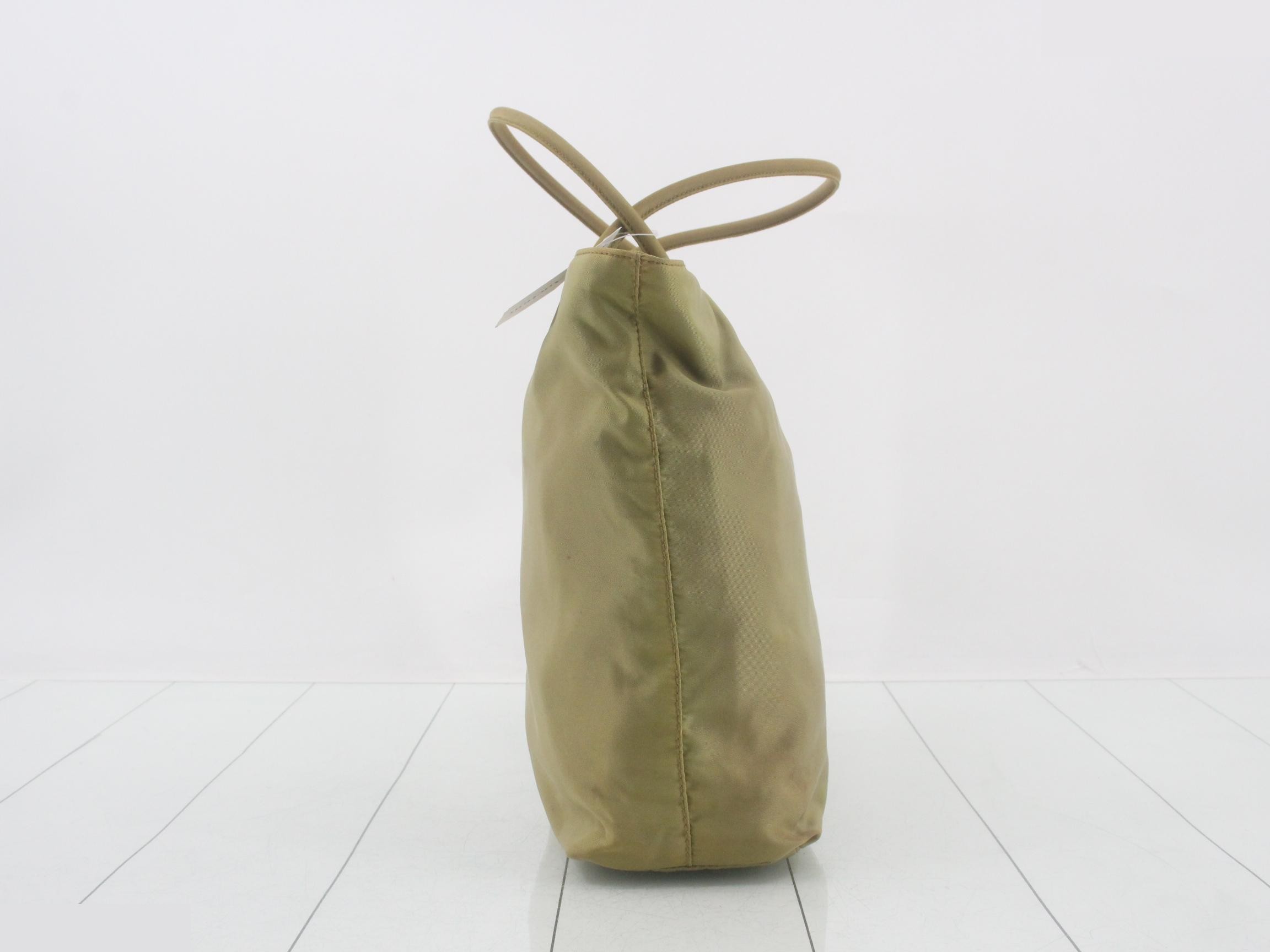 Nylon Triangle Plate Tote Bag — view 3