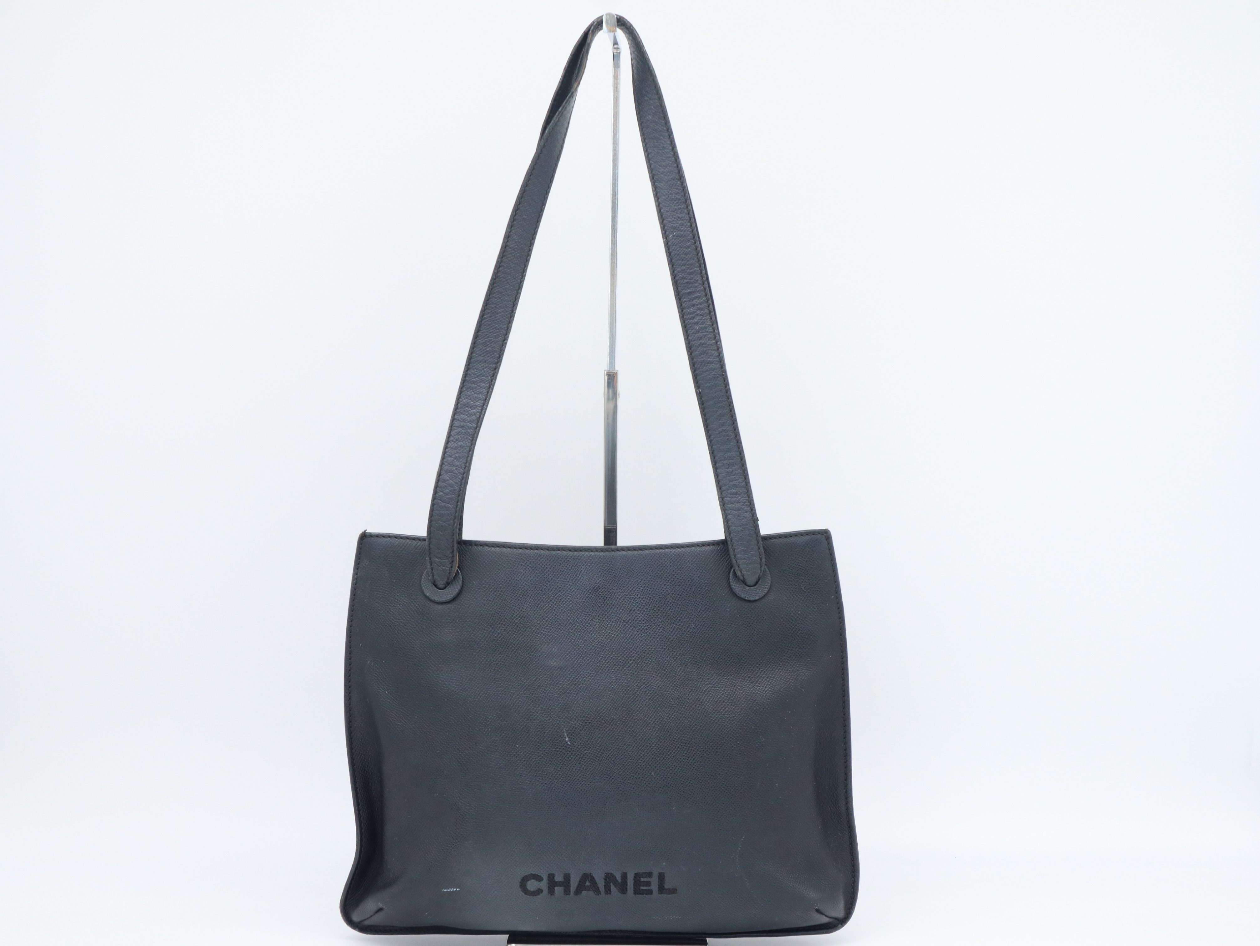 Caviar Skin Logo Black Seal Tote Bag 5503146
