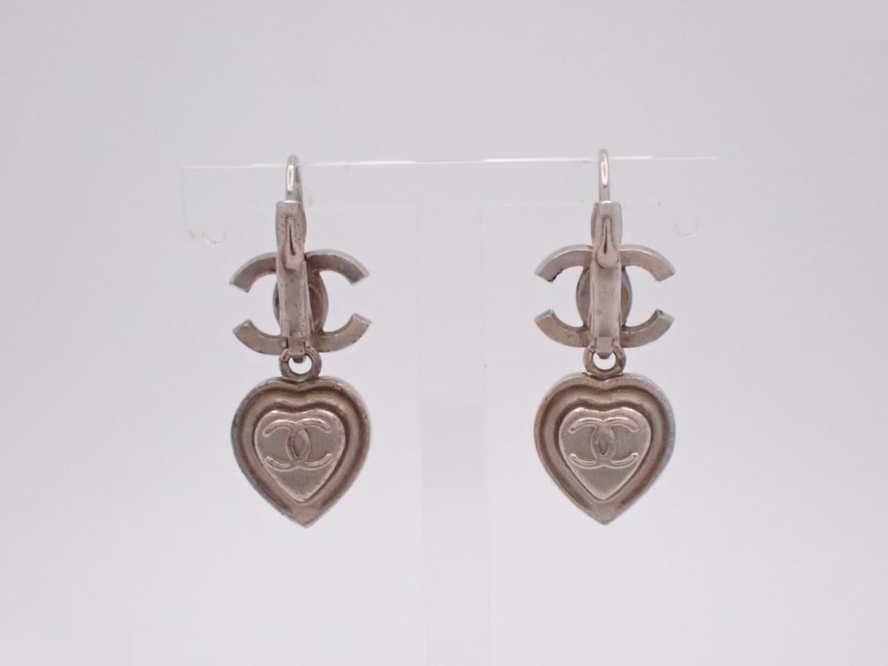 Coco Mark Heart Swing Earrings with Bijou — view 2