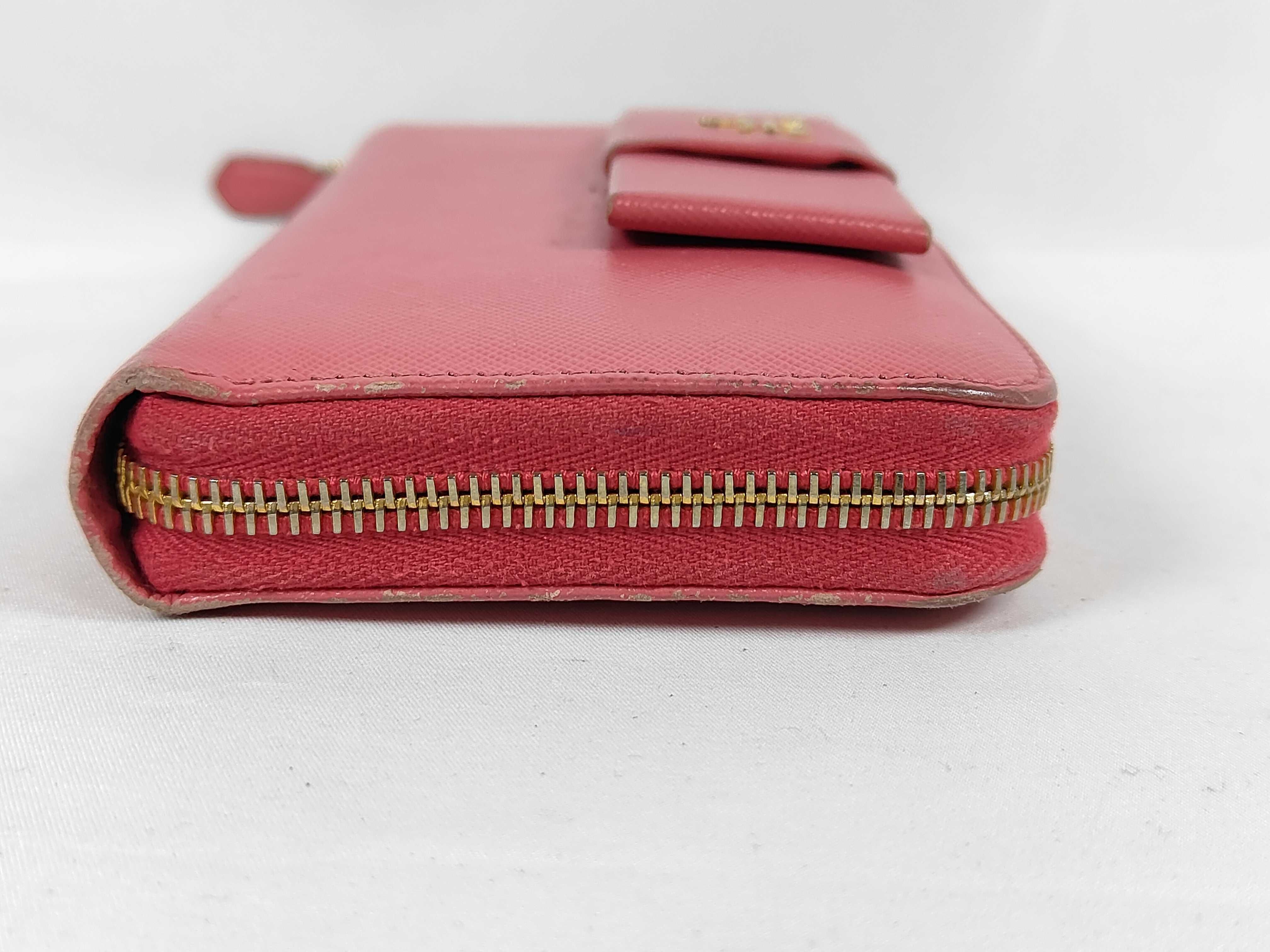Round Zip Long Wallet Saffiano Pink Ribbon Wallet — view 5