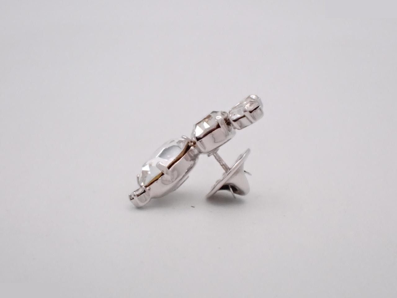Brooches and pins — view 3
