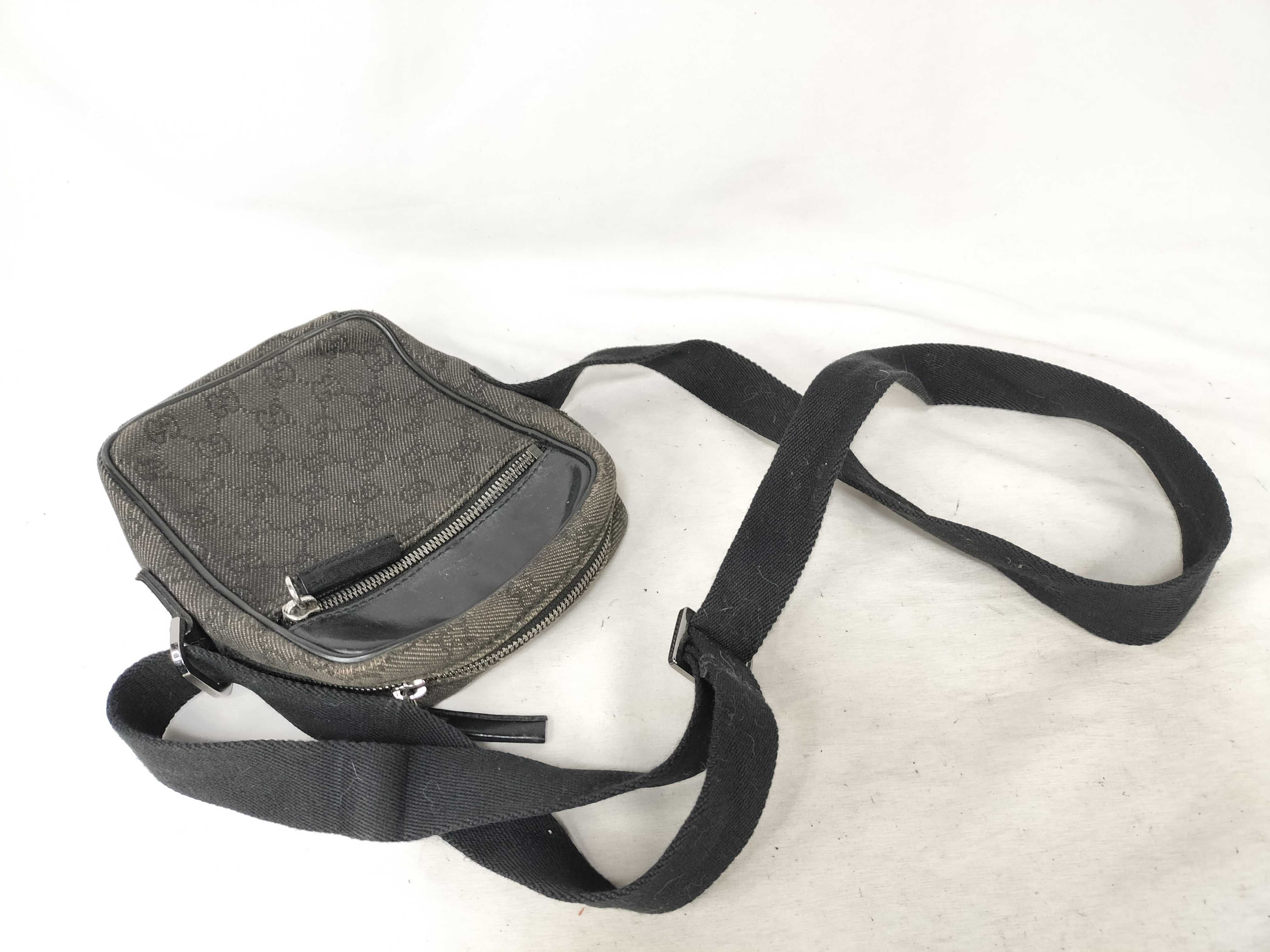 GG Canvas Shoulder Bag 101680 (Gucci GG Canvas Logo Embossed) — view 3