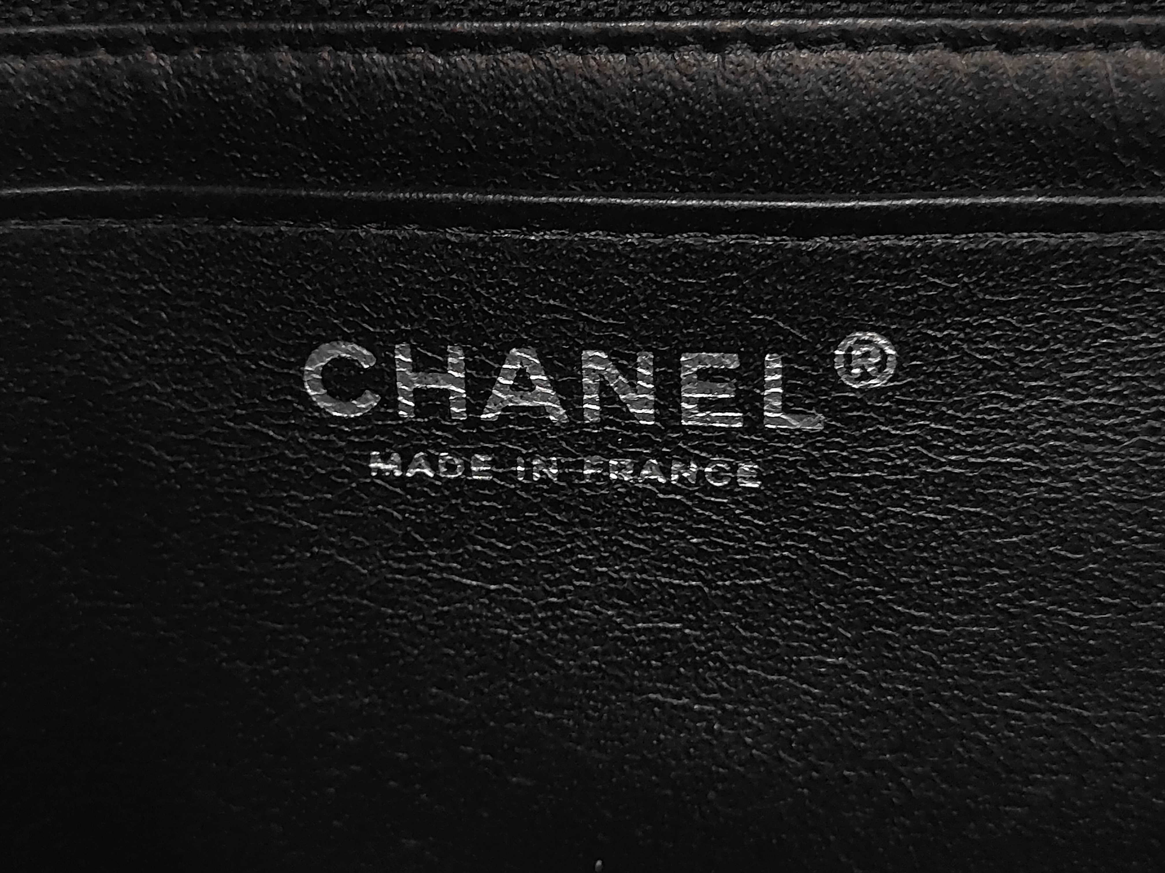 Caviar Chain Shoulder Bag — view 12