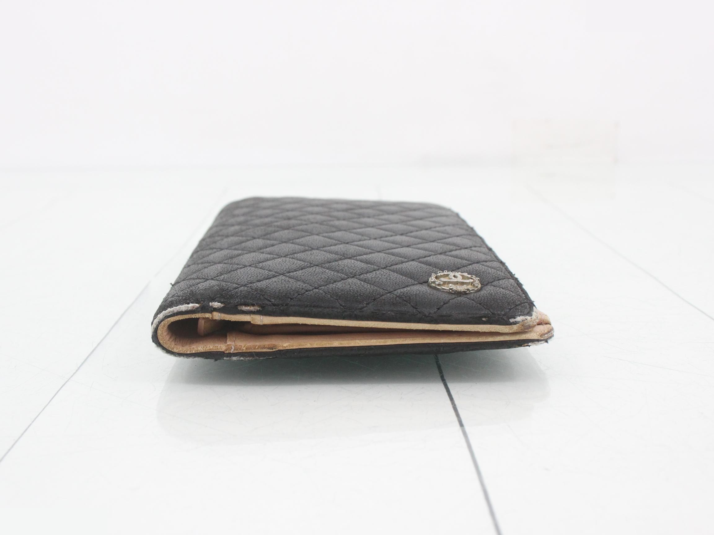 Matelassé Coco Mark Bi-fold Long Wallet — view 3