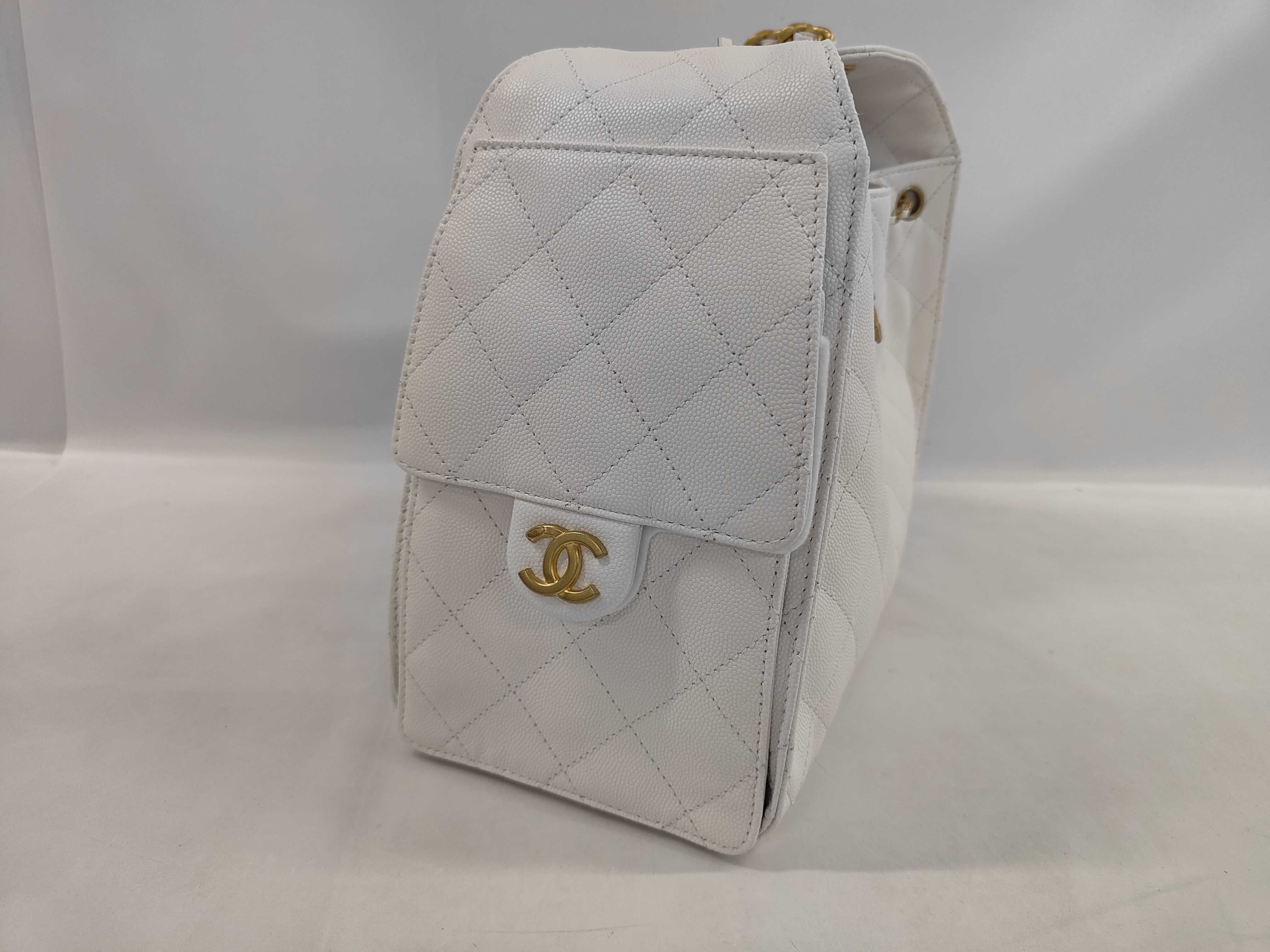 Caviar Skin 25 Small White Shoulder Bag — view 8