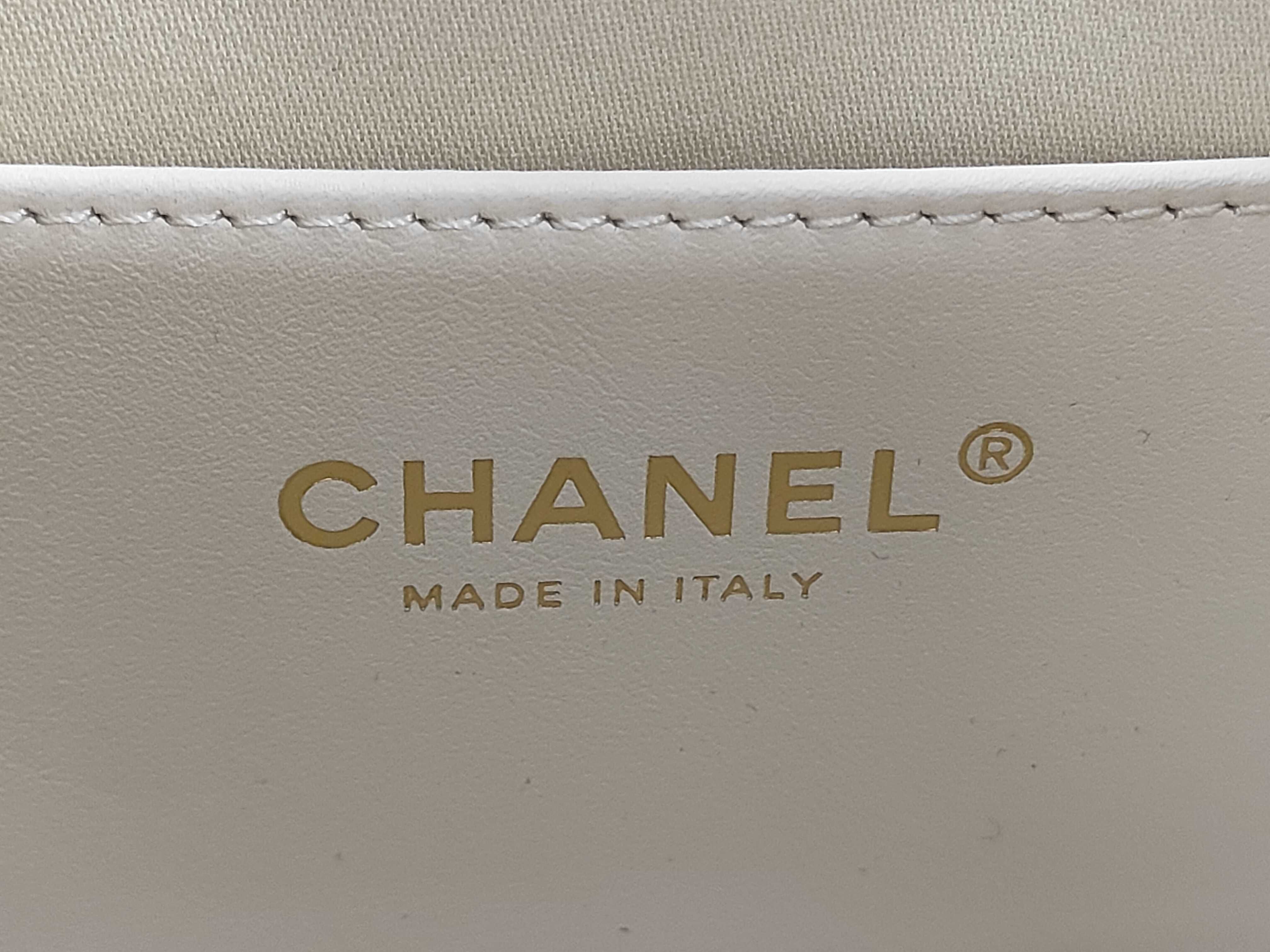 Caviar Skin 25 Small White Shoulder Bag — view 10