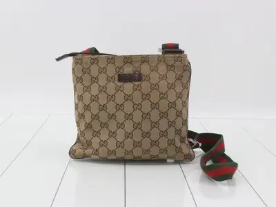 GG Canvas Shoulder Bag