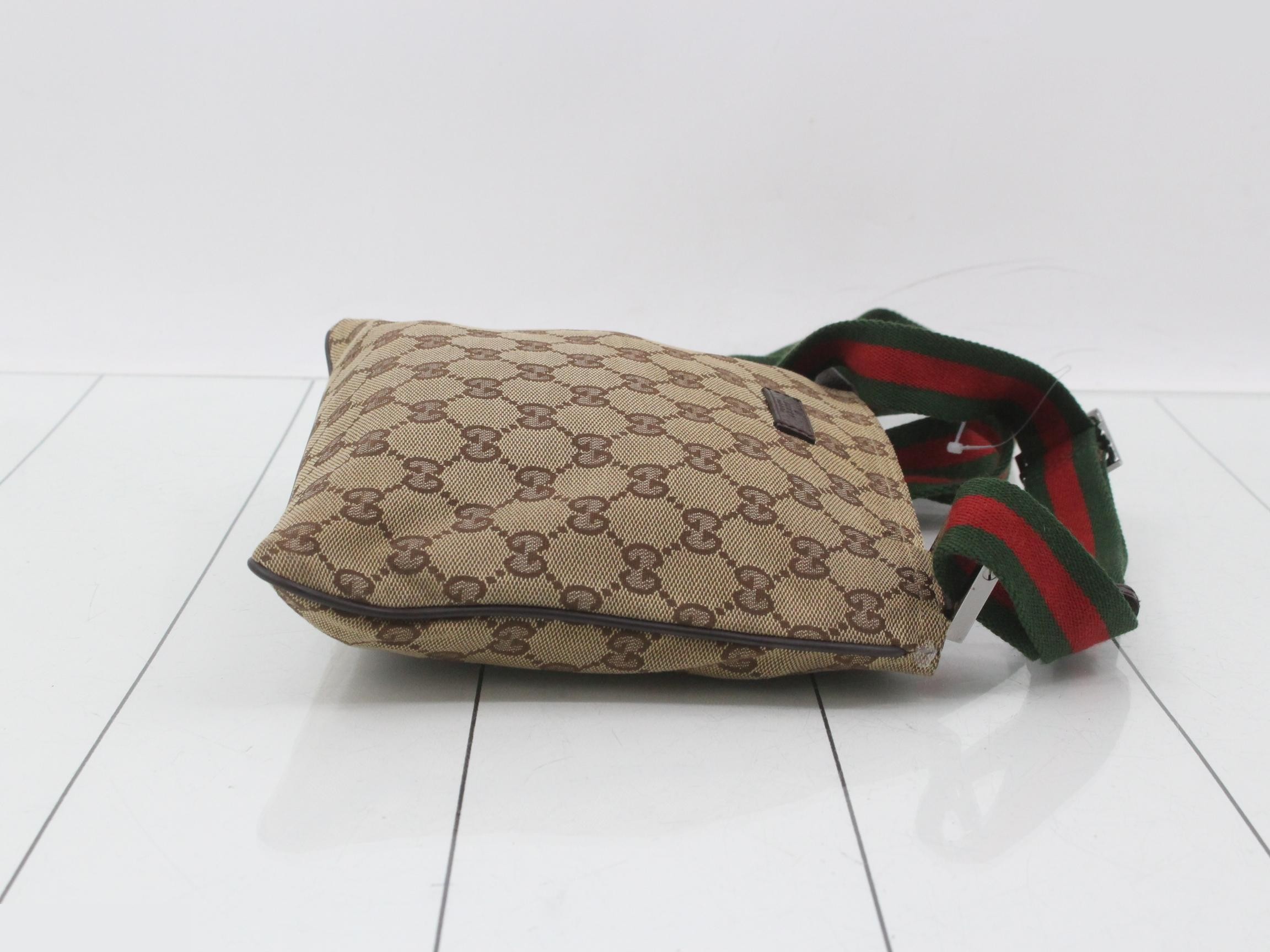 GG Canvas Shoulder Bag — view 3
