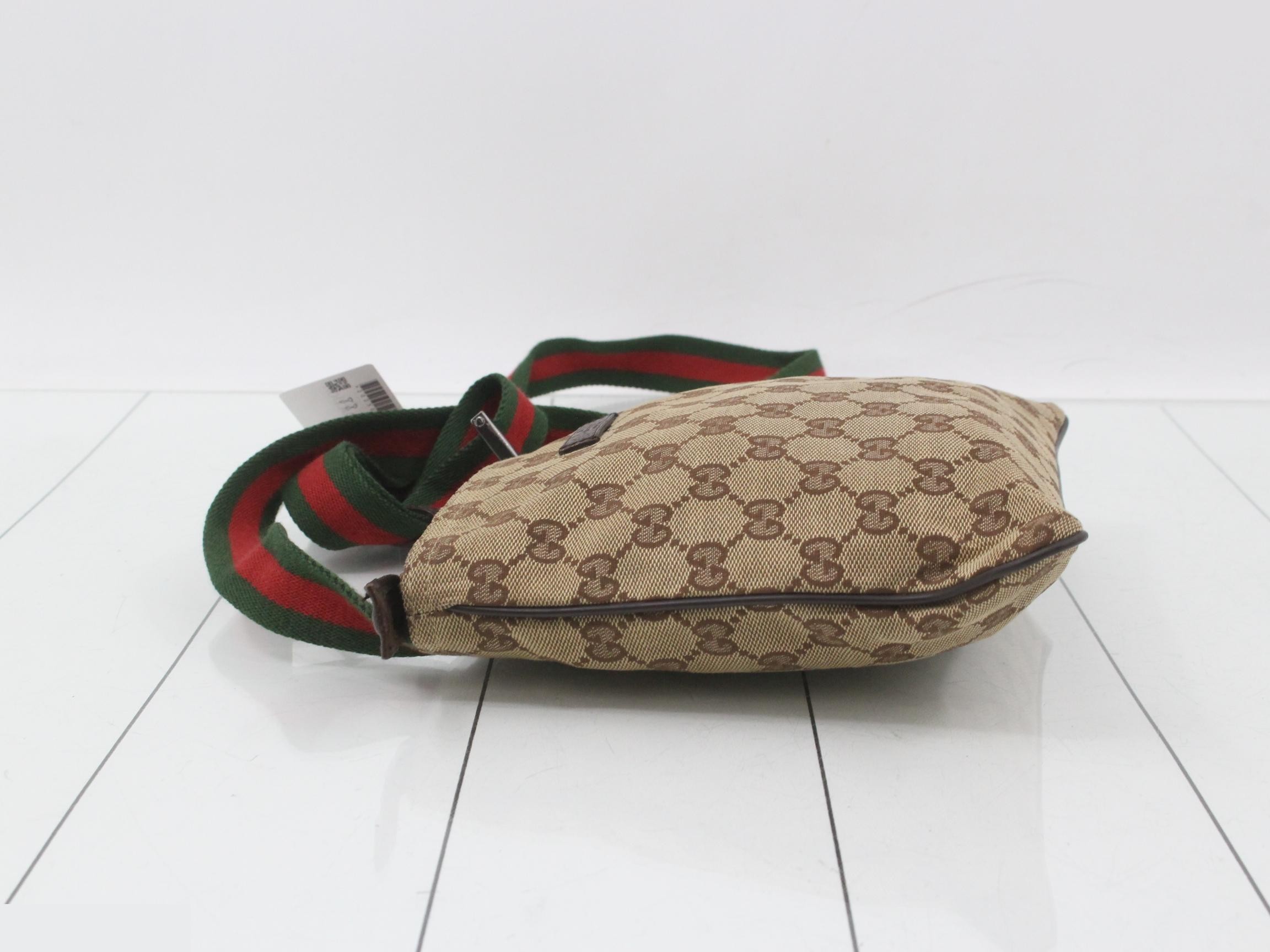 GG Canvas Shoulder Bag — view 4