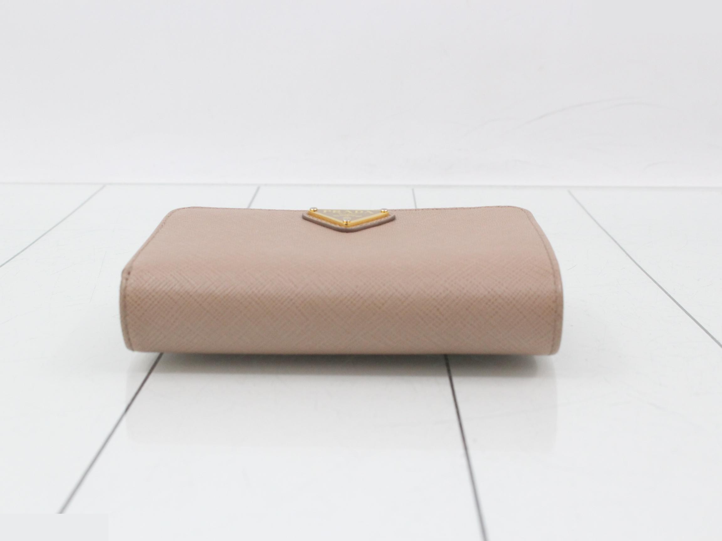Other lines: Bags and Wallets — view 3