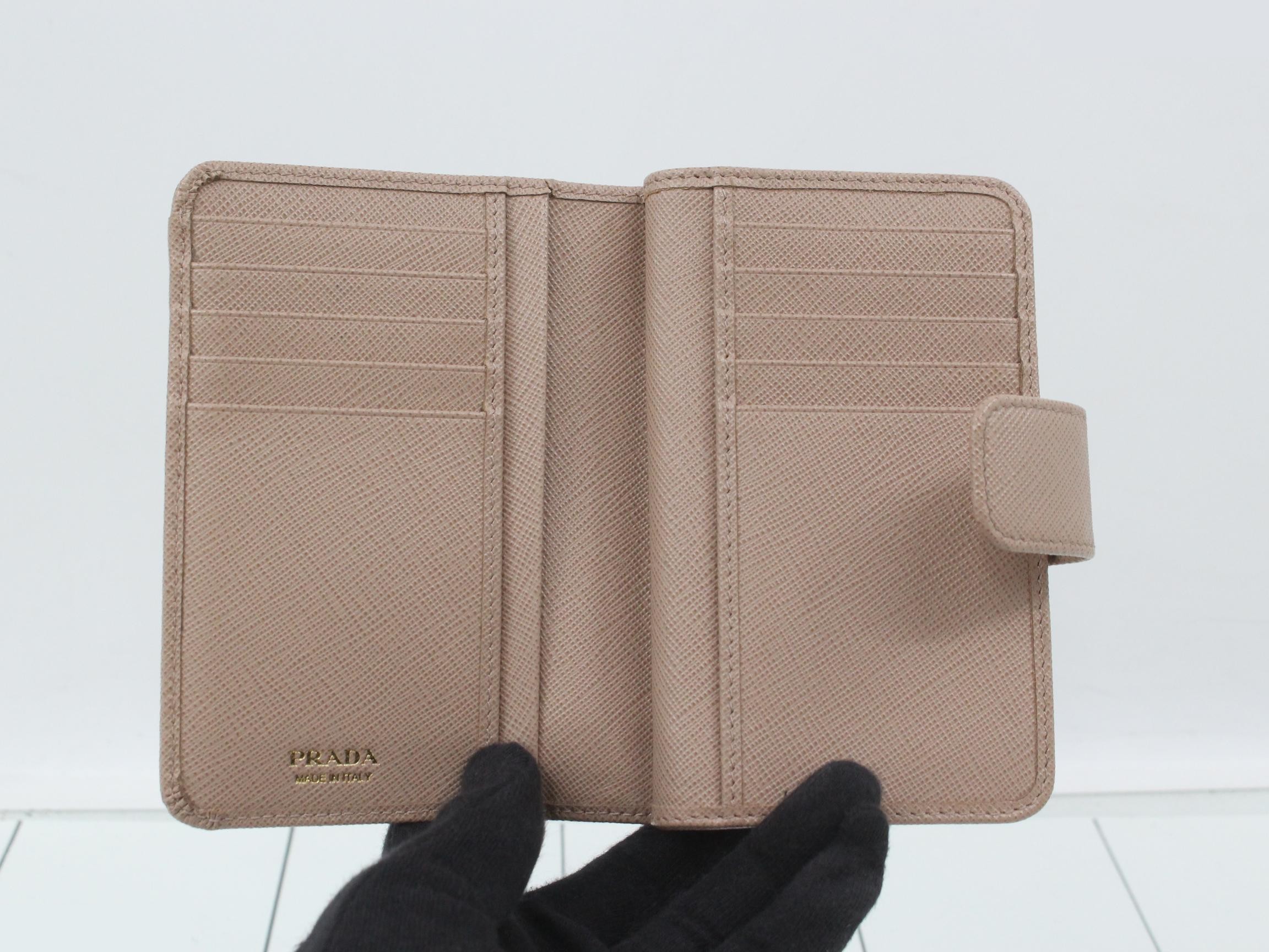 Other lines: Bags and Wallets — view 4