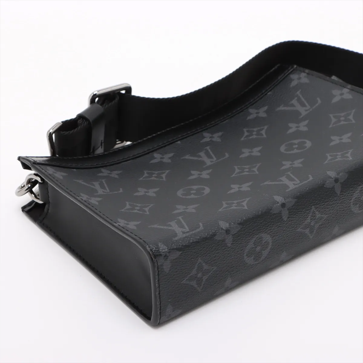 Monogram Eclipse Gaston Wearable Wallet M81124 Gray RFID Reactive — view 4