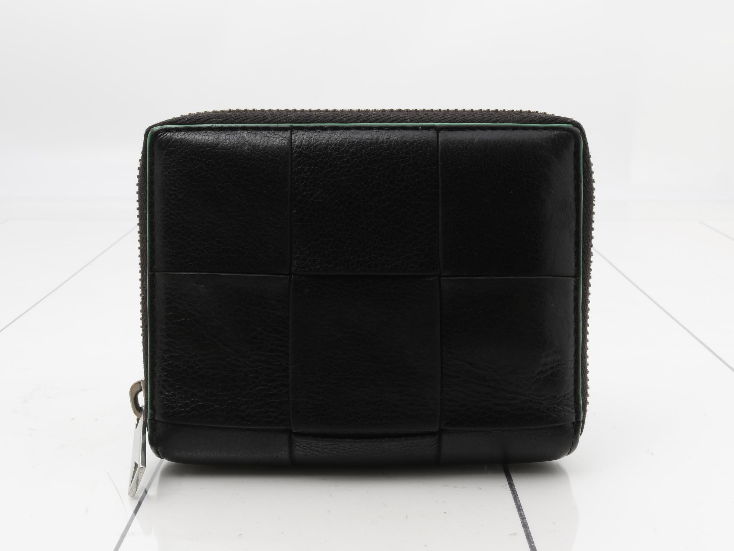 Intrecciato Cassette Round Zipper Bi-fold Wallet