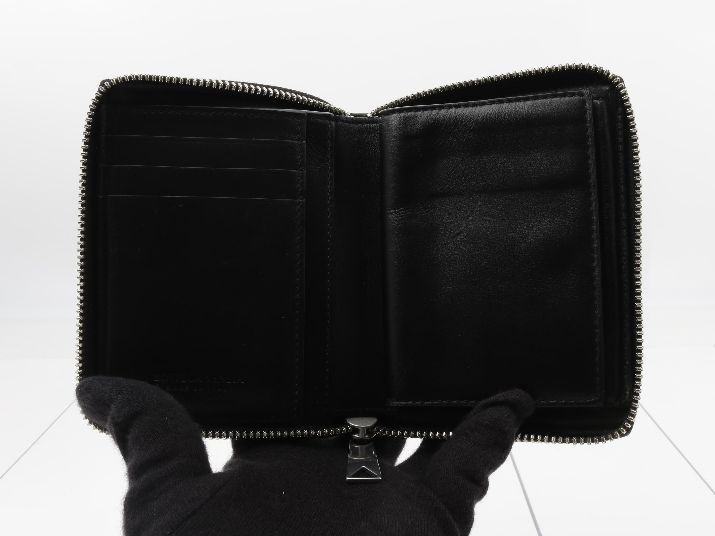 Intrecciato Cassette Round Zipper Bi-fold Wallet — view 4