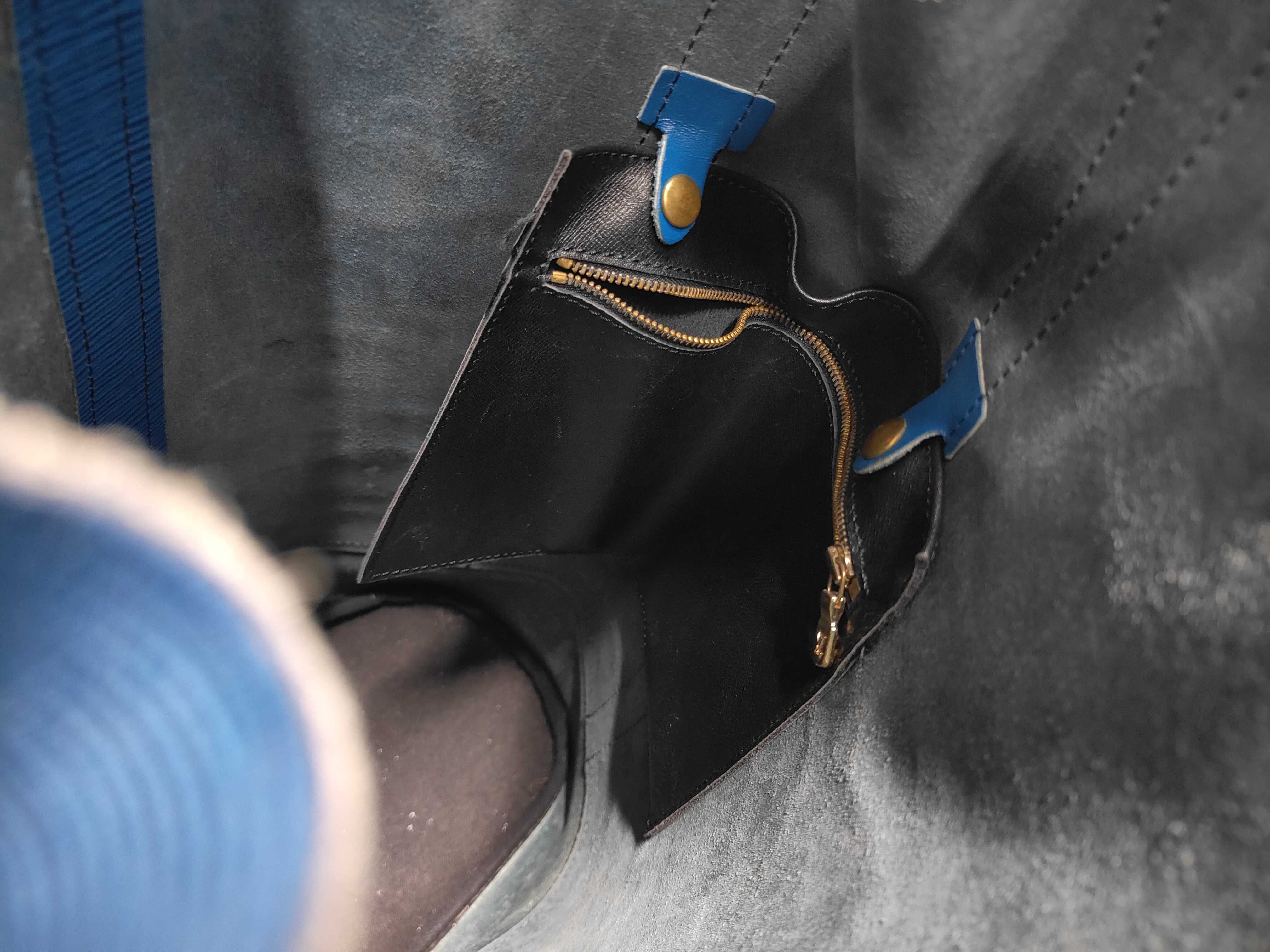 Epi Grand Marceau Shoulder Bag — view 9