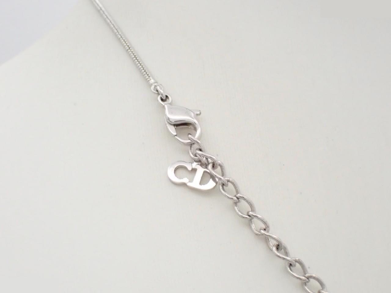 Other line: Precious metal necklaces and pendants, neck circumference approximately 46 cm. — view 2