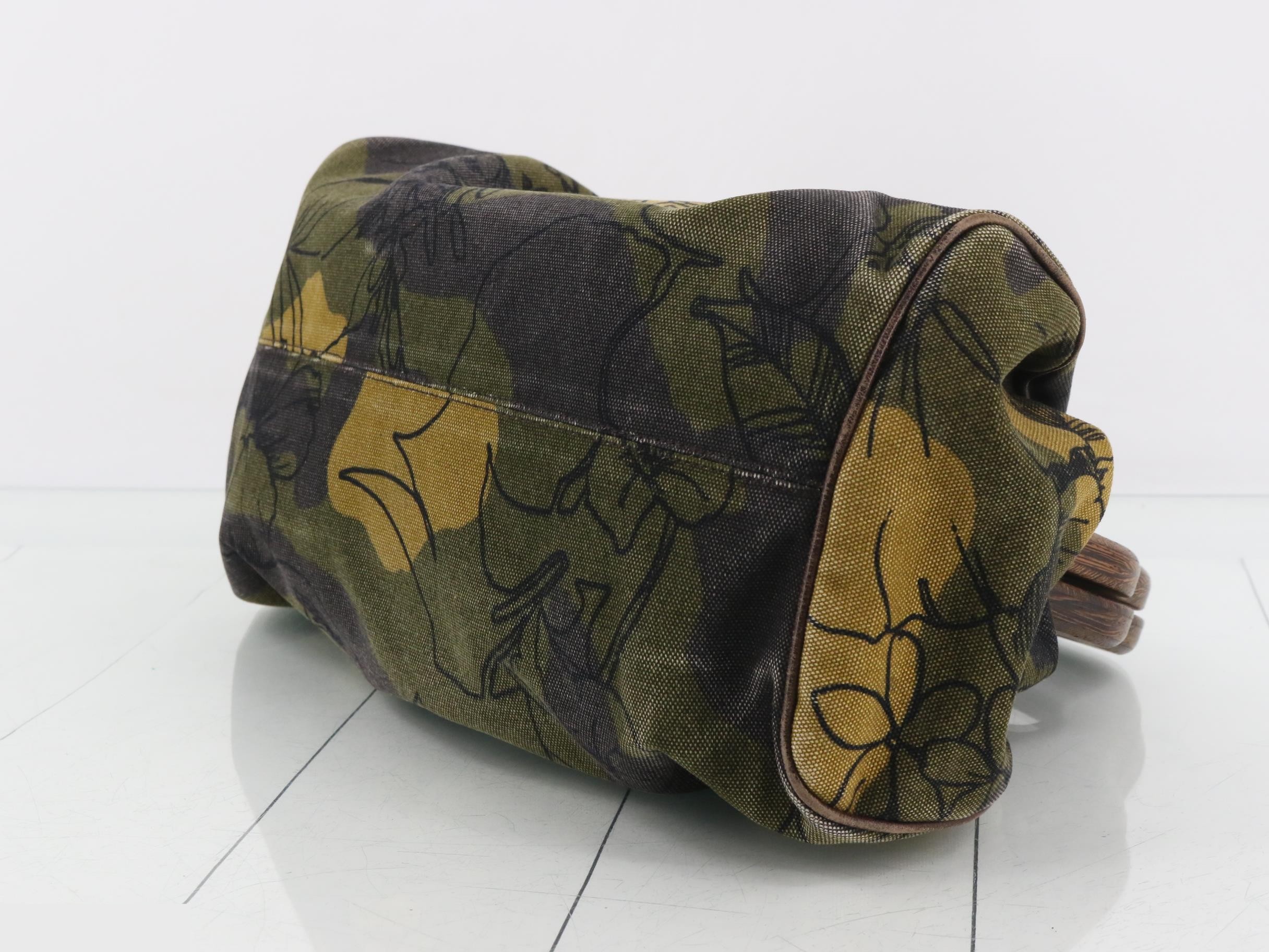 Handbag with wooden handle and botanical print. — view 6