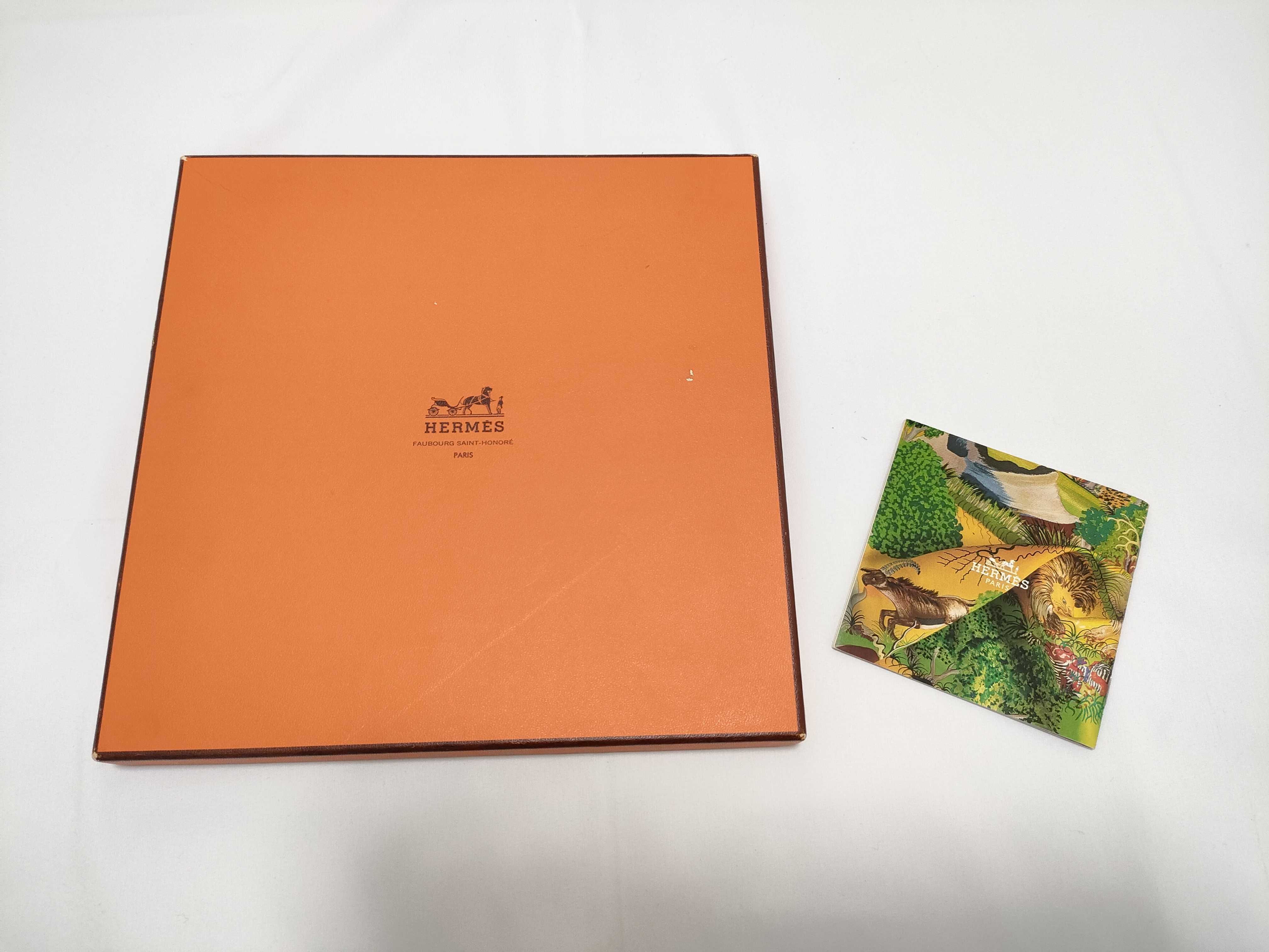 Carre 90 Scarf and other accessories — view 10