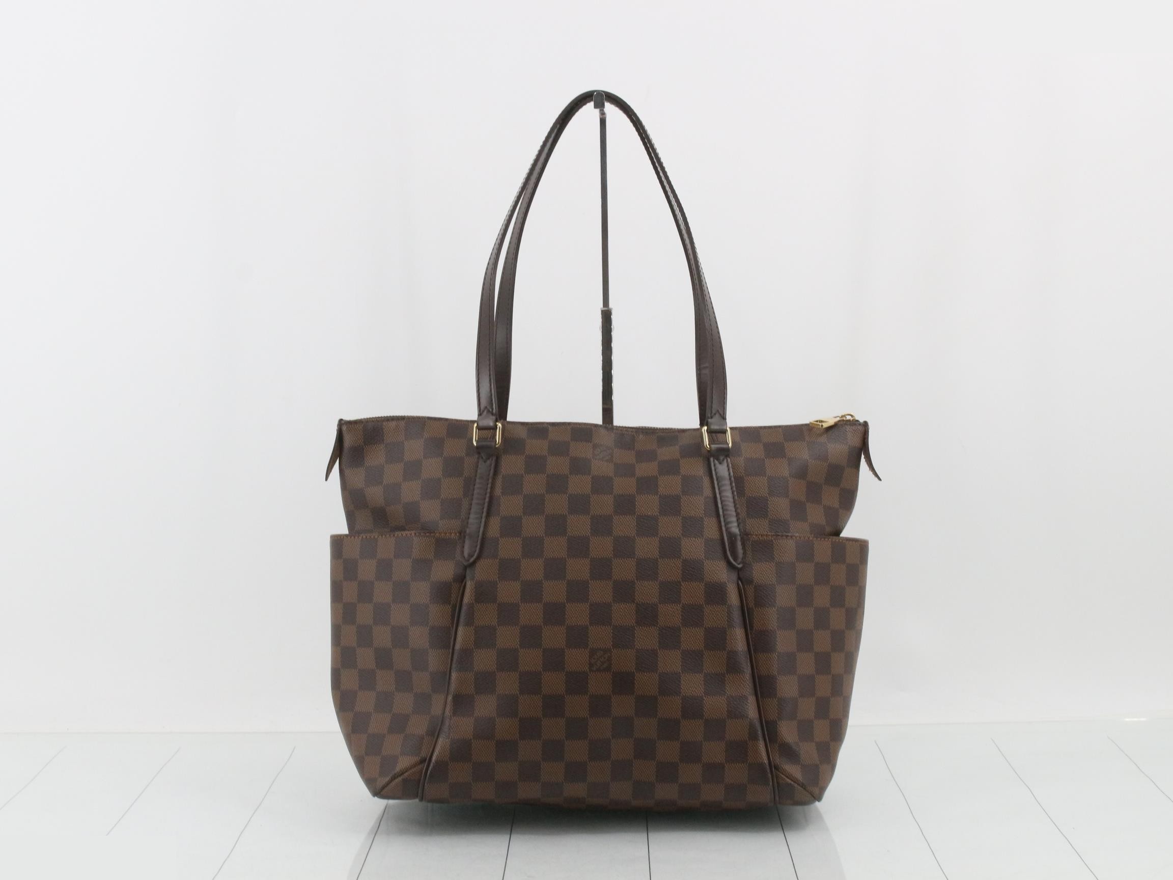 Damier Totally MM Tote Bag — view 2