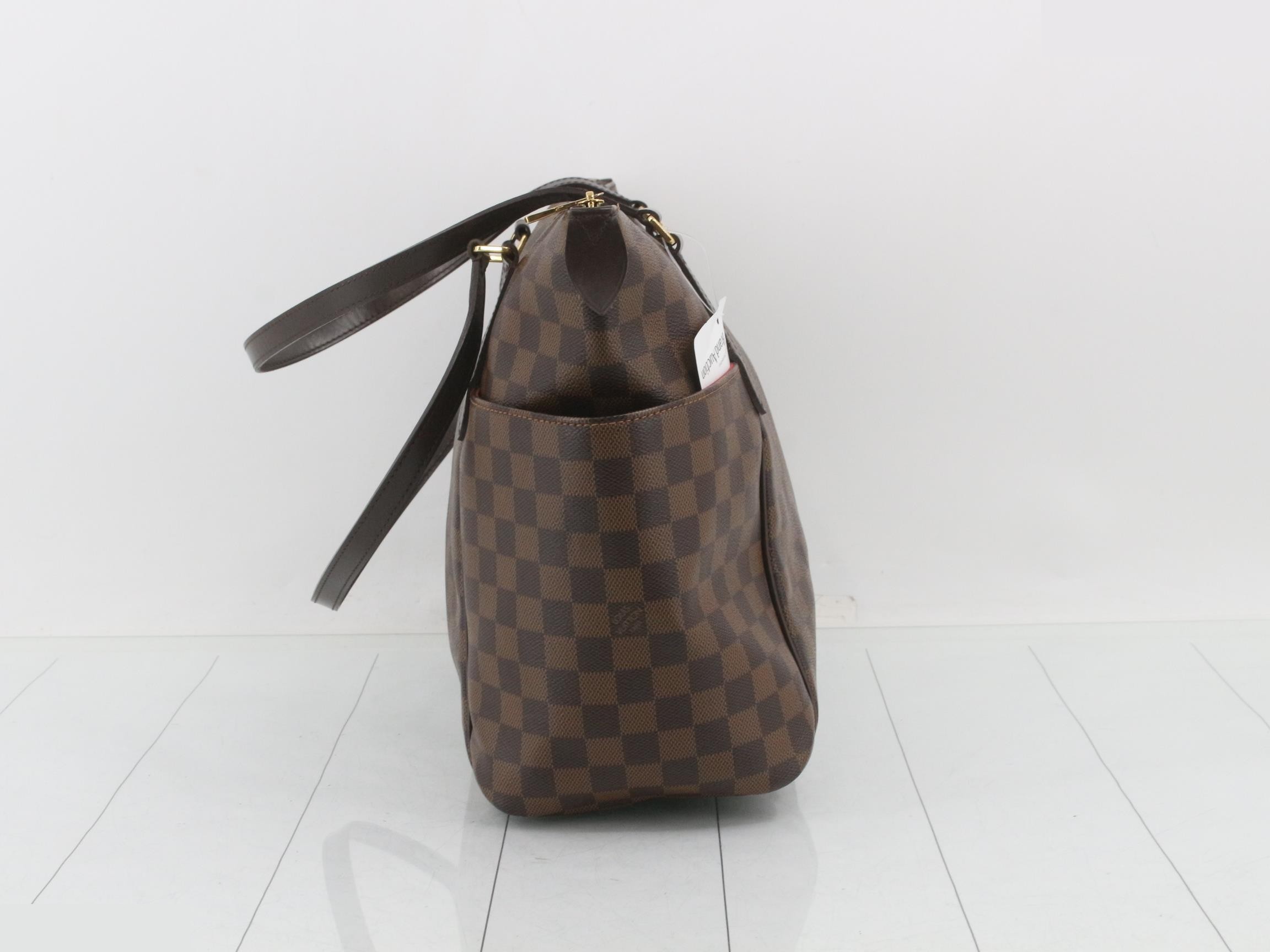 Damier Totally MM Tote Bag — view 4