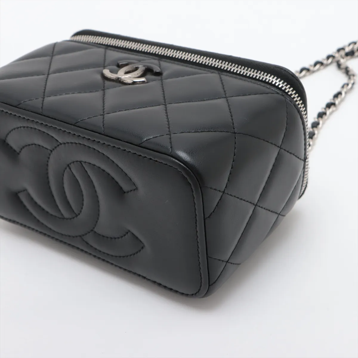Matelasse Lambskin Chain Shoulder Bag Vanity Black x Silver Hardware C1LA23KH Random Serial — view 3
