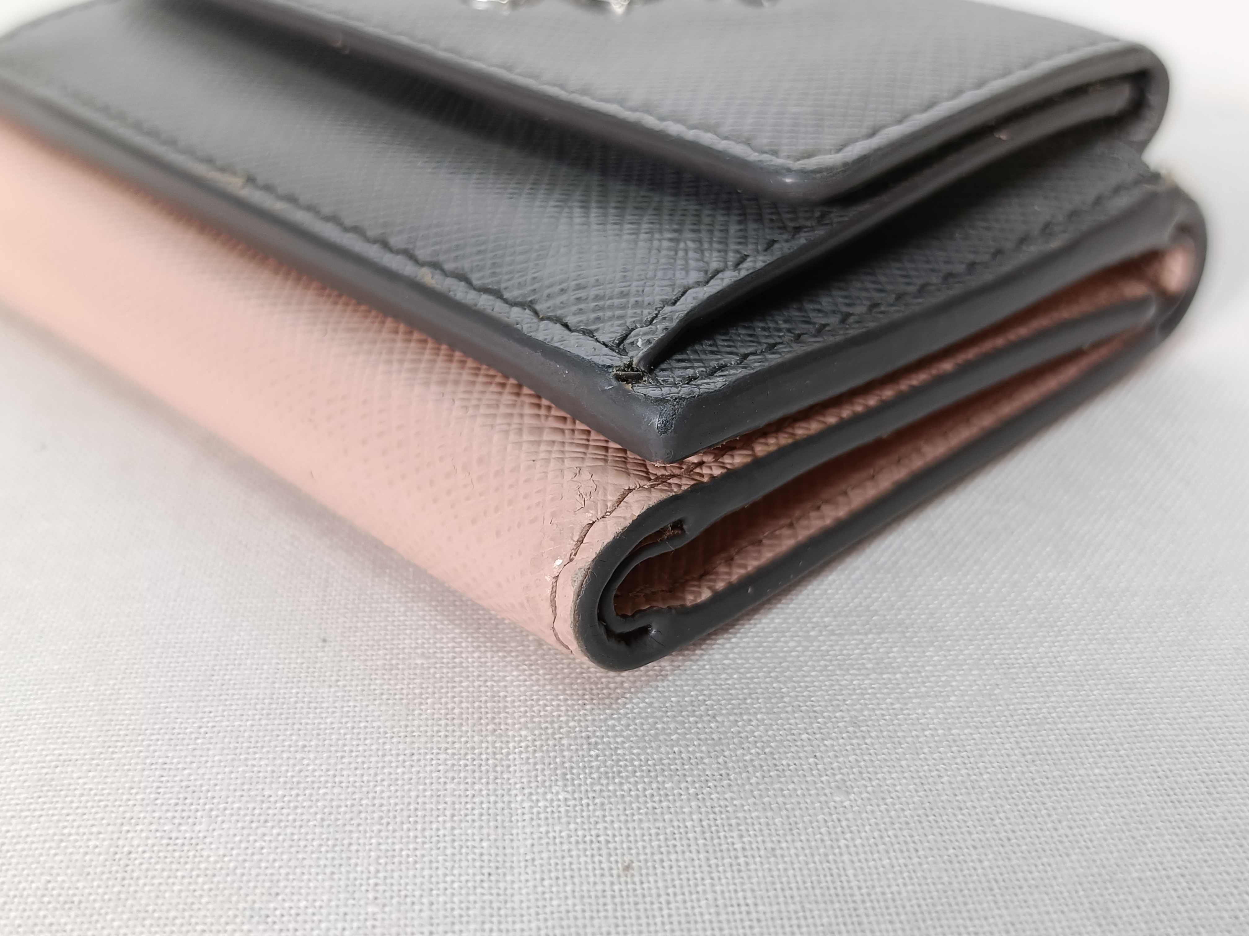 wallet — view 2