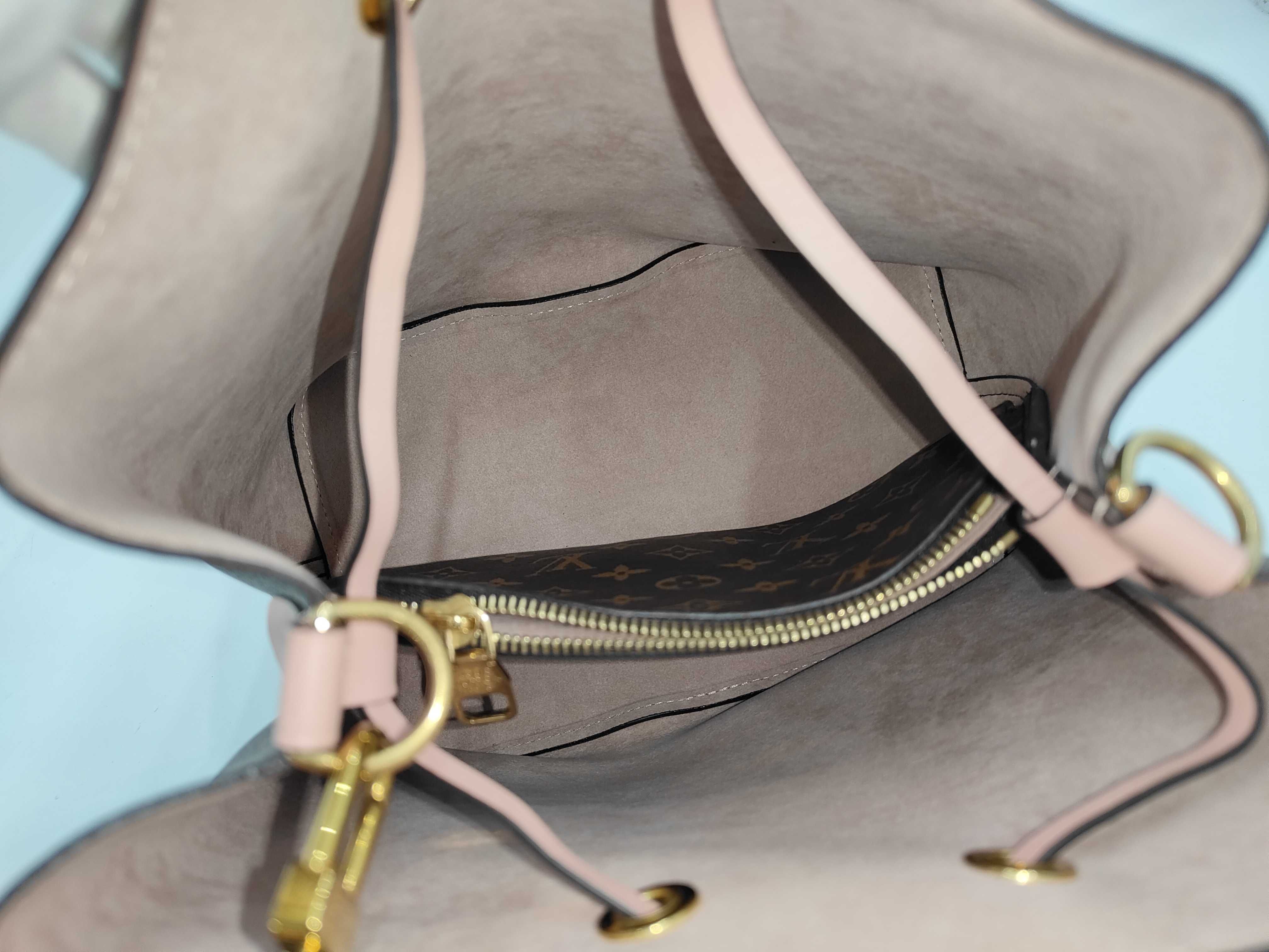 Monogram NeoNoe M44022 Shoulder Bag — view 8