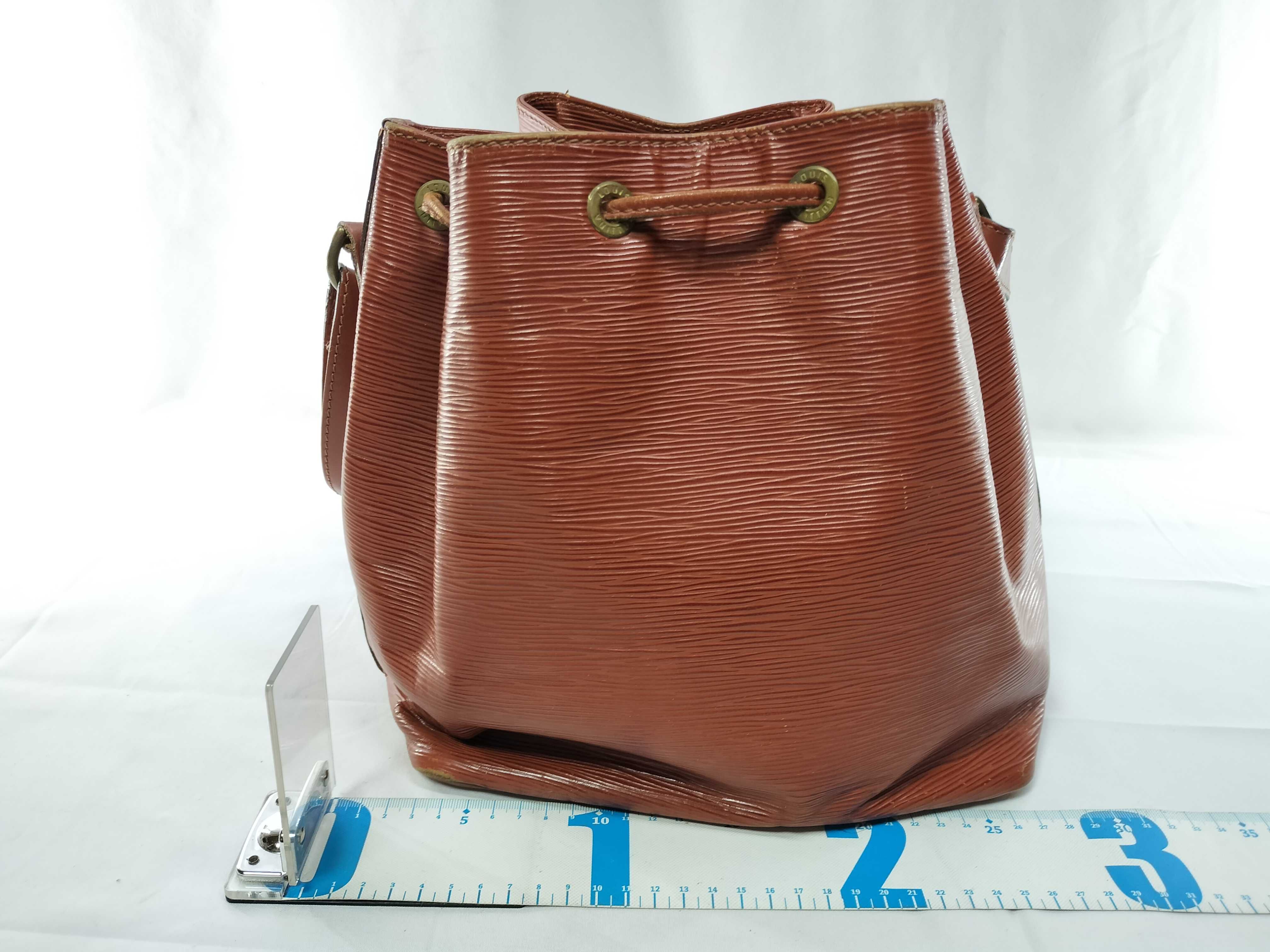 Epi Petit Noé Shoulder Bag — view 2