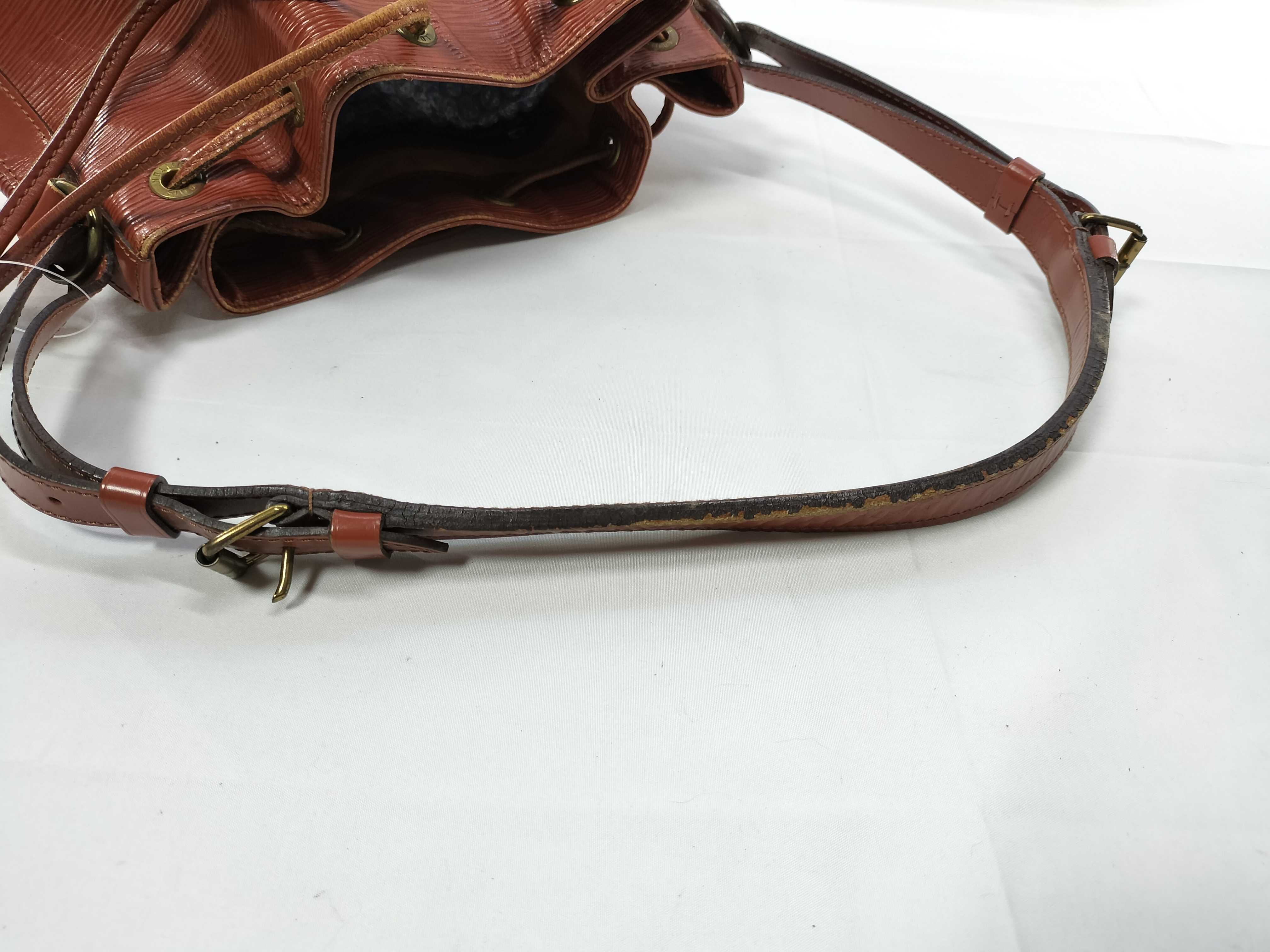 Epi Petit Noé Shoulder Bag — view 3