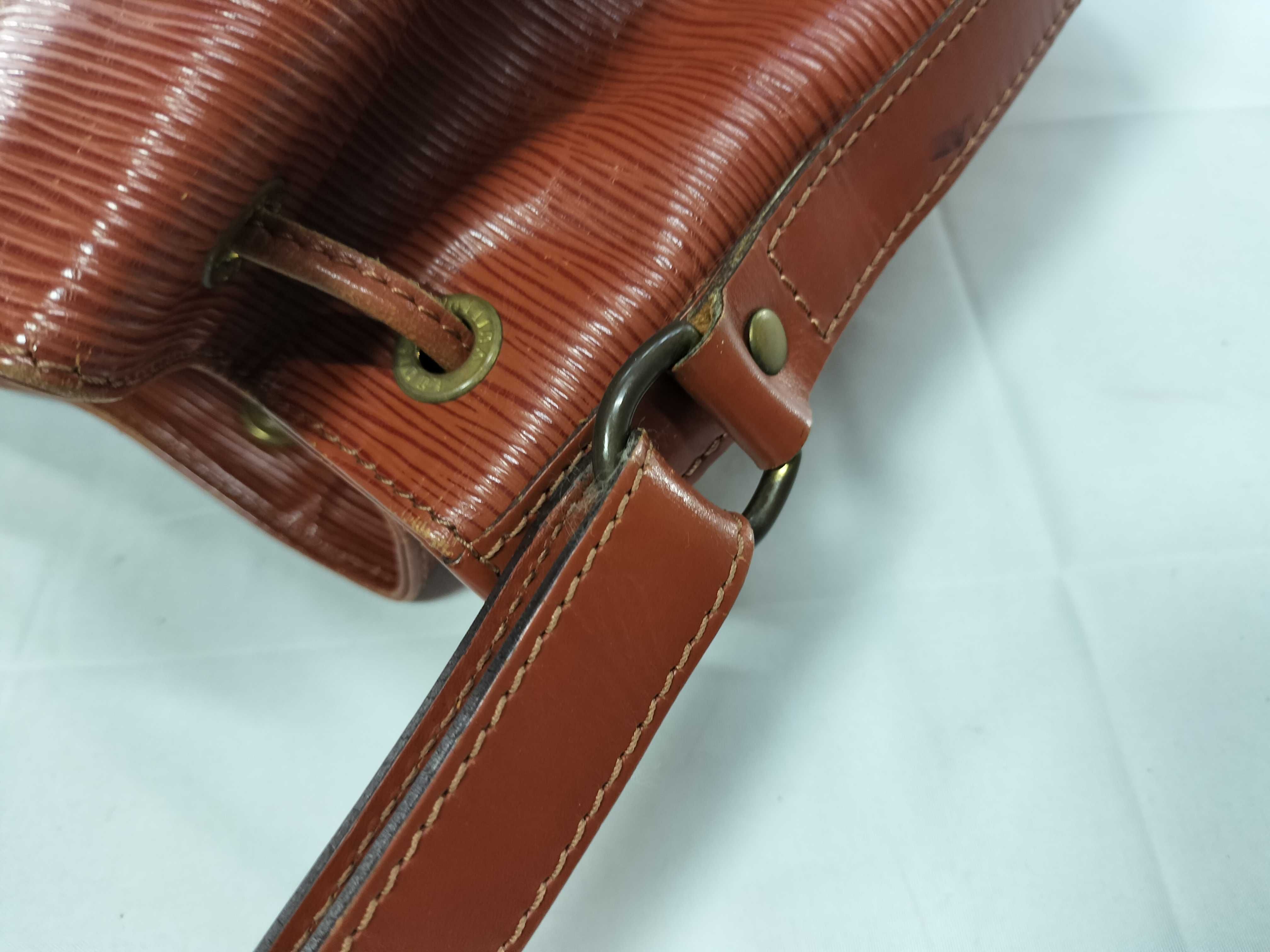 Epi Petit Noé Shoulder Bag — view 5