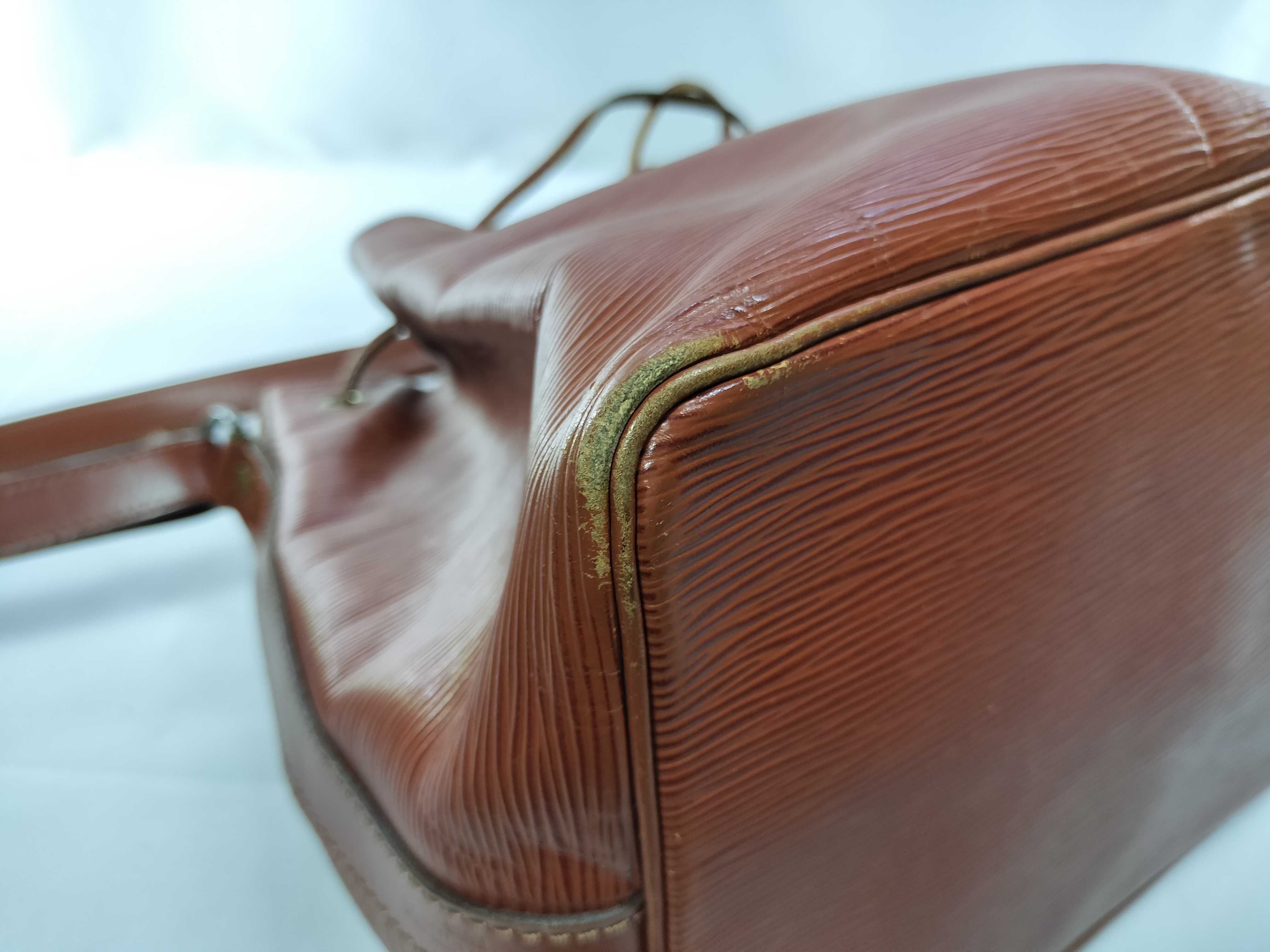 Epi Petit Noé Shoulder Bag — view 6
