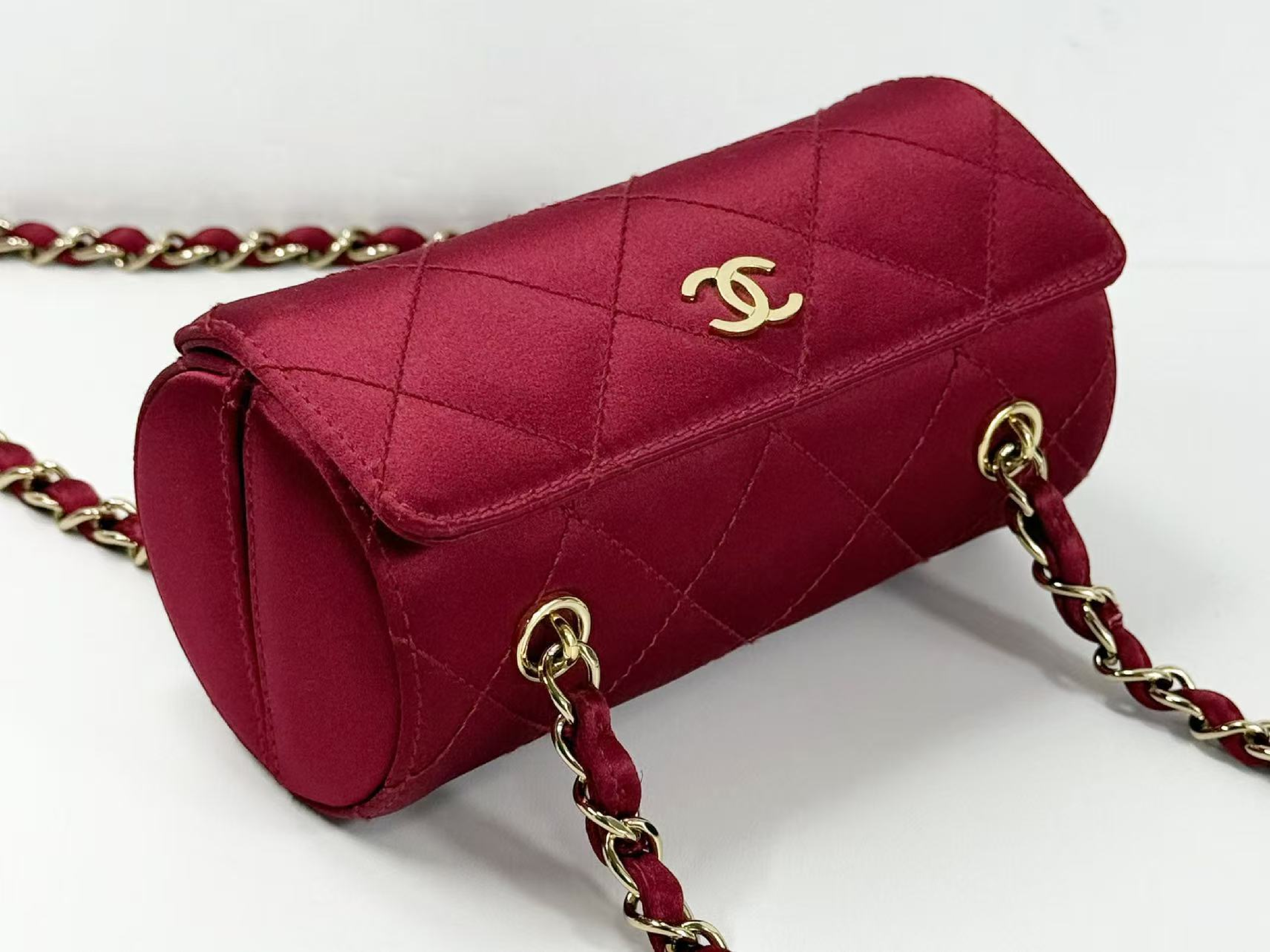 Matelassé Barrel Bag, Satin, Wine Red, Vintage, W16/H8/D8cm (approx.), Serial Number 9-series, [Box, Dust Bag, and Seal Included], Gold Hardware, Shoulder Bag, 9318971 — view 4
