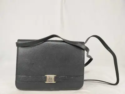 Shoulder bag / Leather