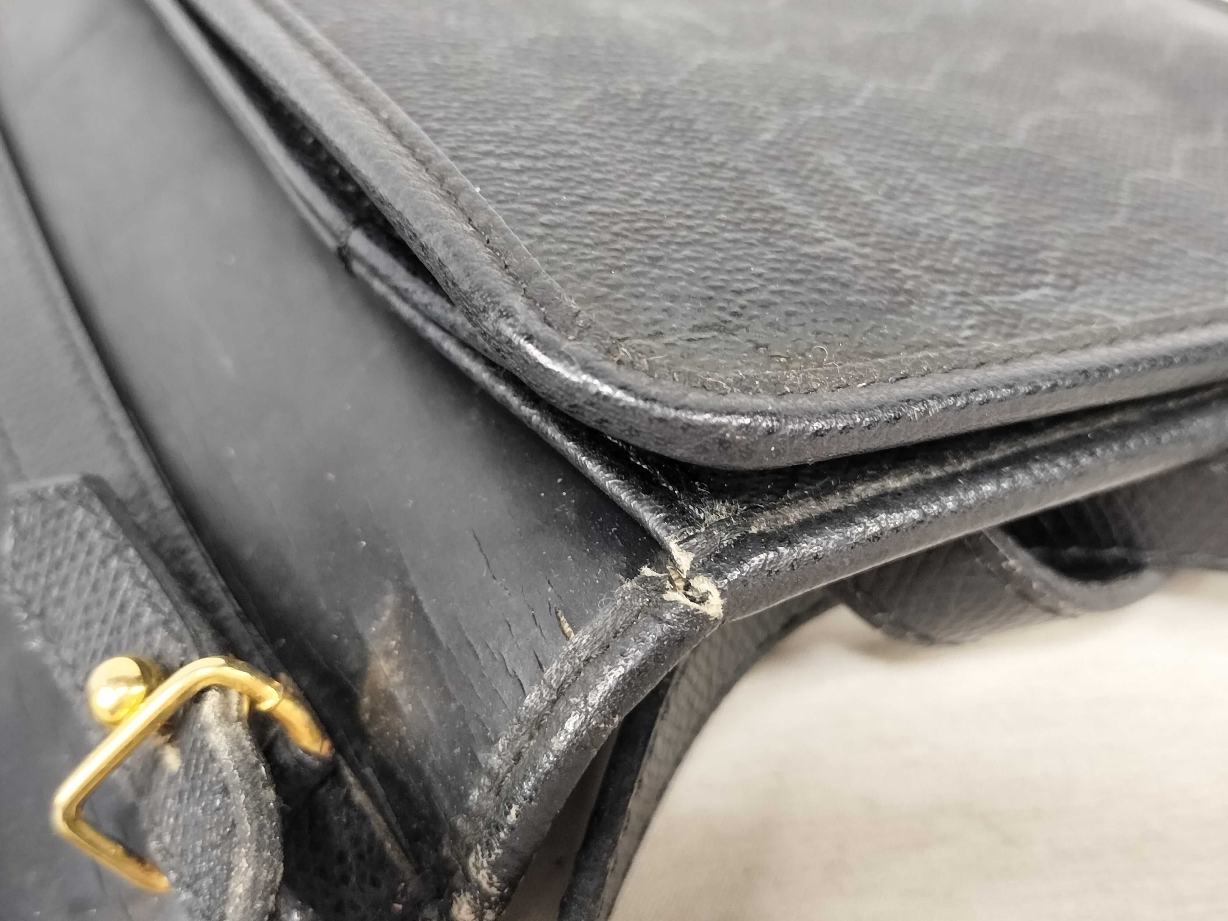 Shoulder bag / Leather — view 9
