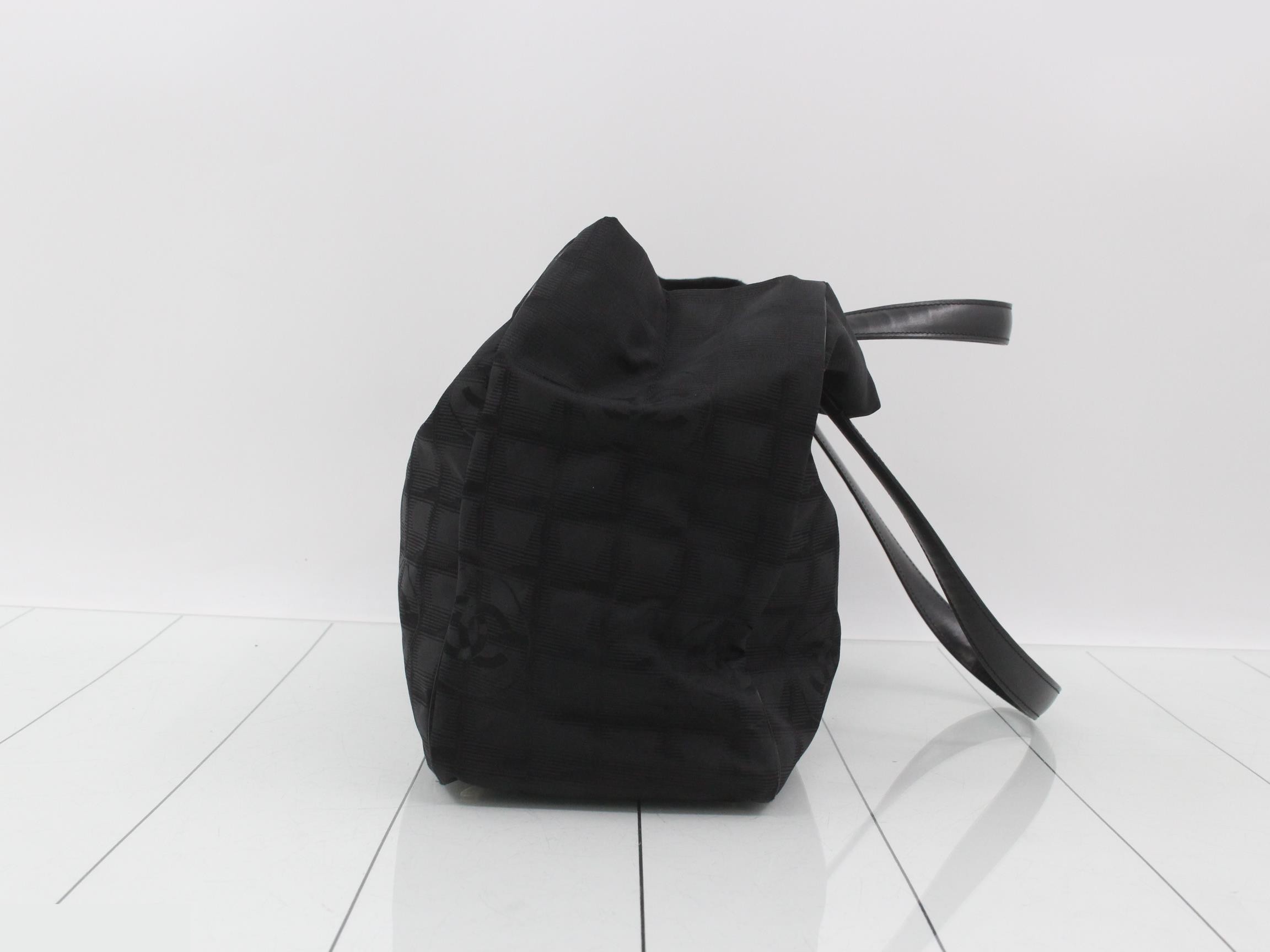 New Travel Line Tote MM, Black, Series 9, Sticker Included, 35 x 26 x 15 cm — view 3