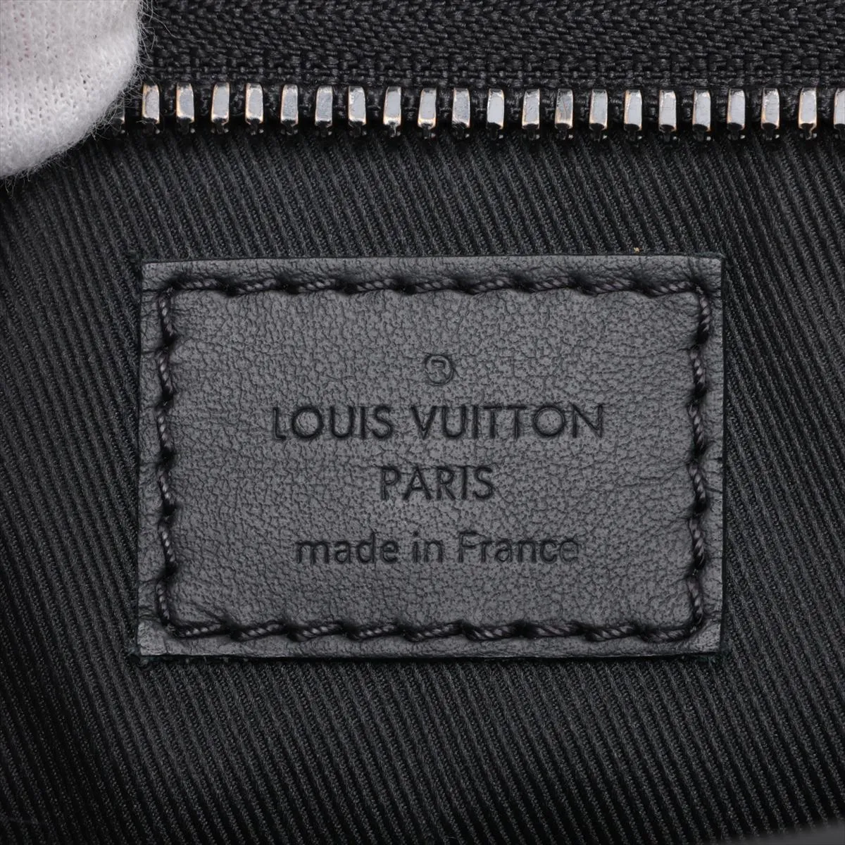 LV Aerogram Messenger Voyage M59329 Black (RFID detected) — view 11