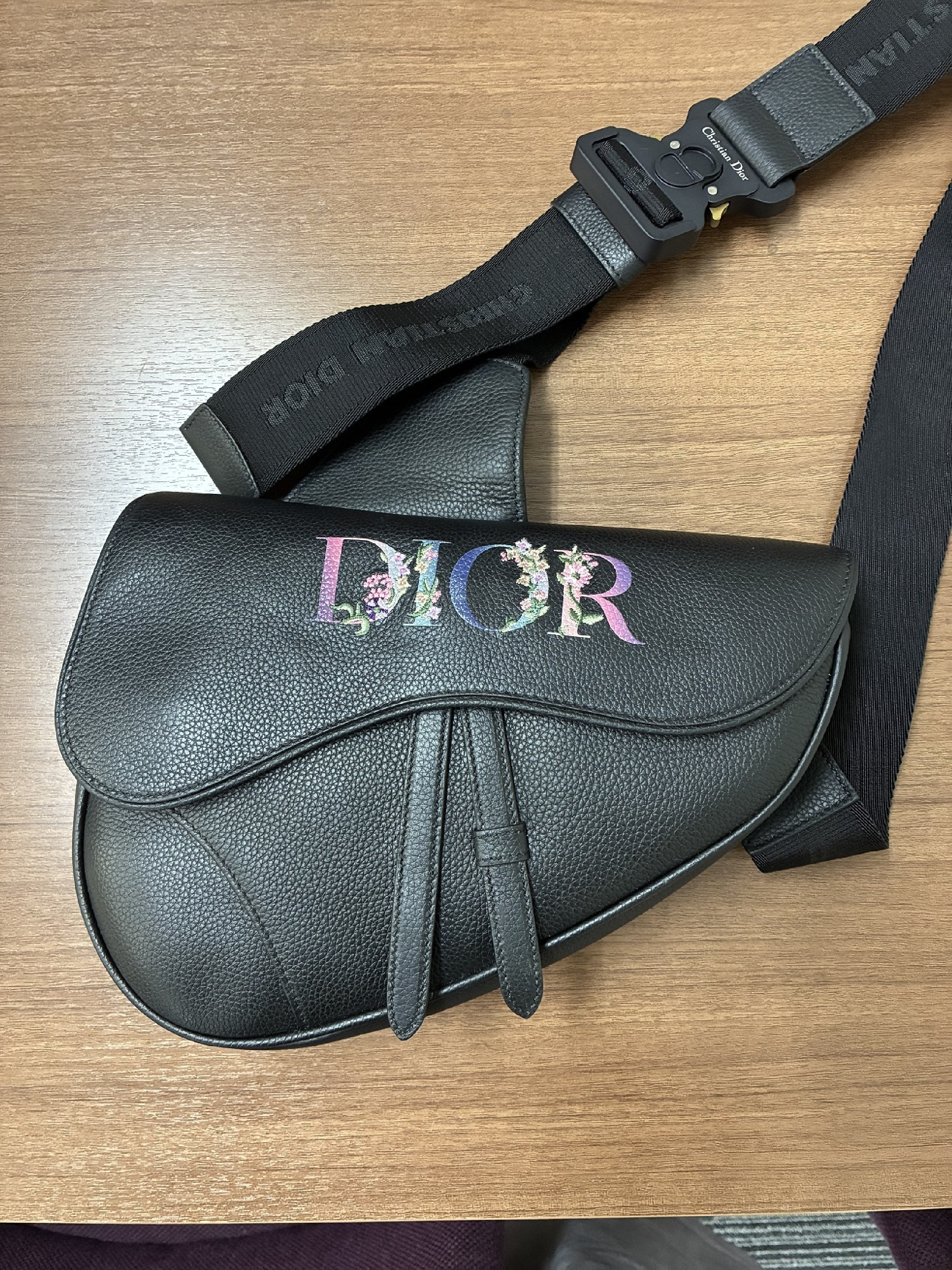 Saddle Body Men's Flower Logo Bag