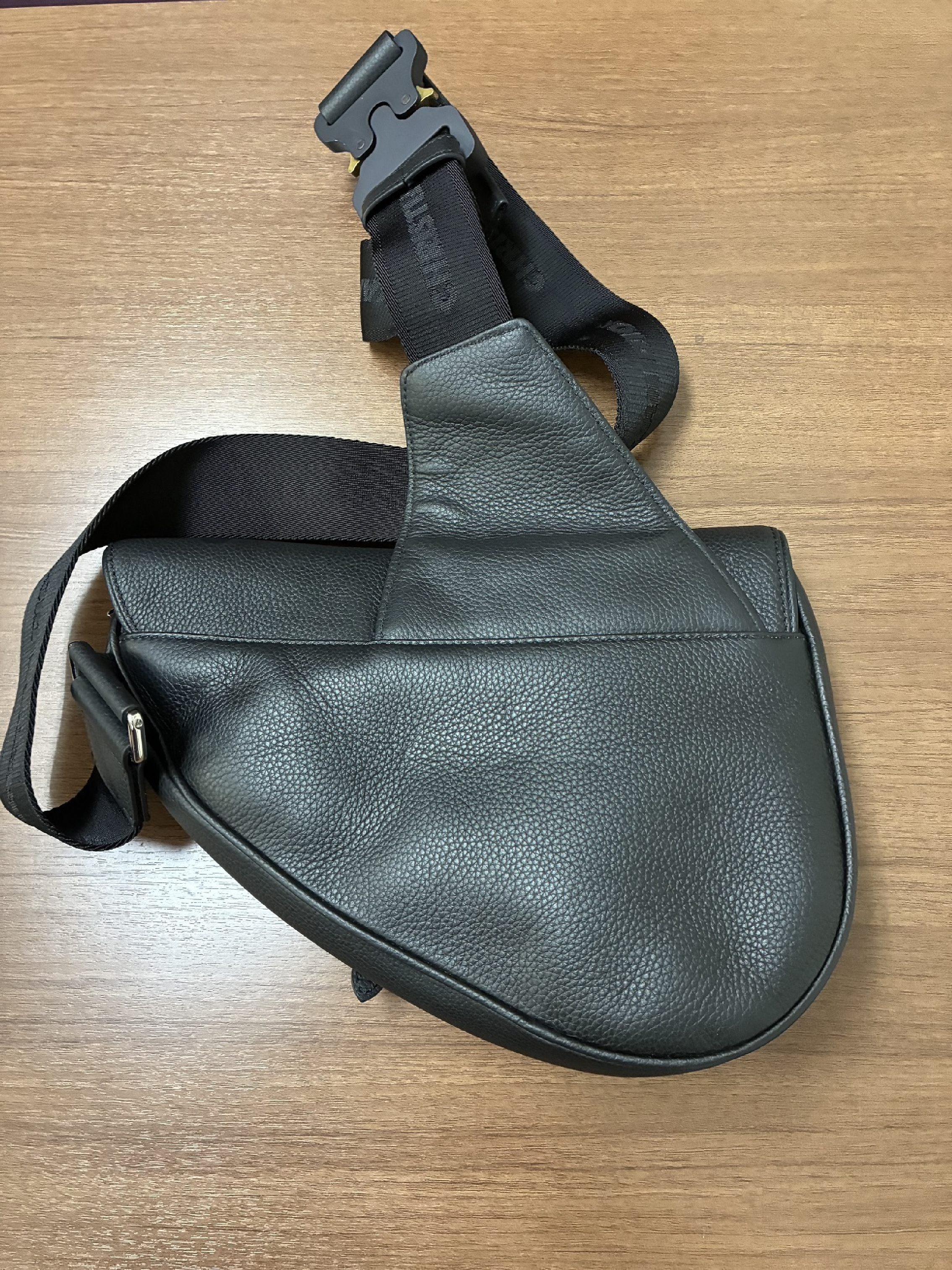Saddle Body Men's Flower Logo Bag — view 3