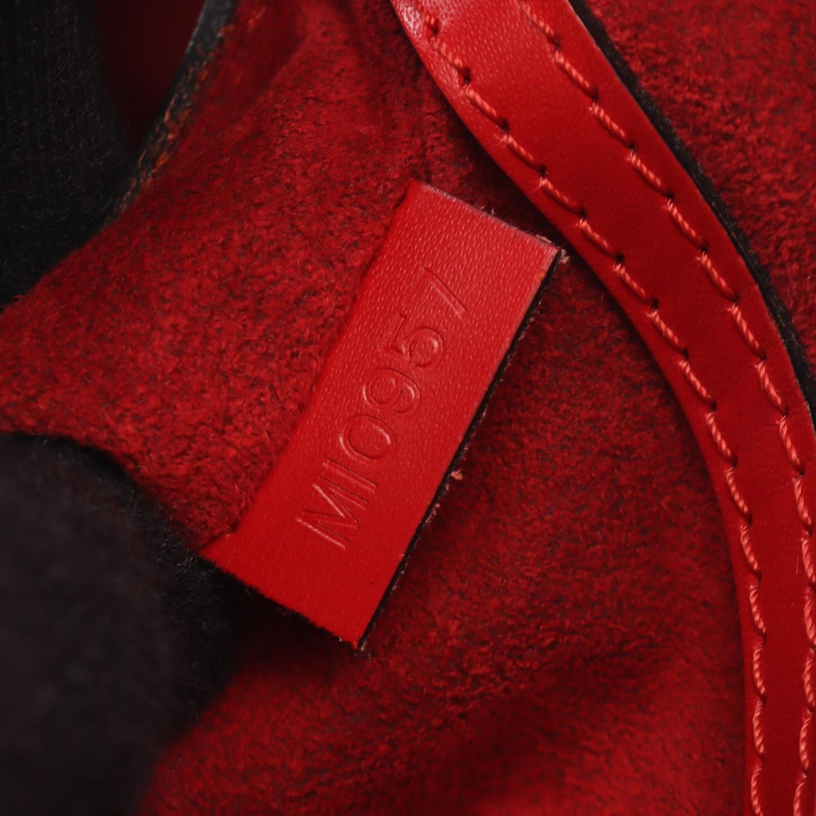 Alma Epi Castilian Red Castilian Red Red Handbag M 52147 — view 5