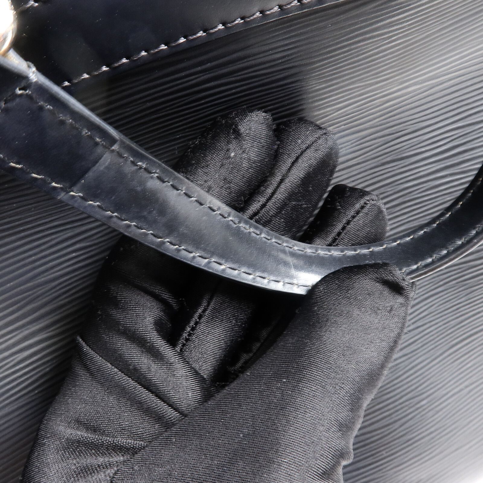 Epi Brea Mm Hand-ground Shoulder Bag Black 2way Shoulder Bag M 40329 — view 15