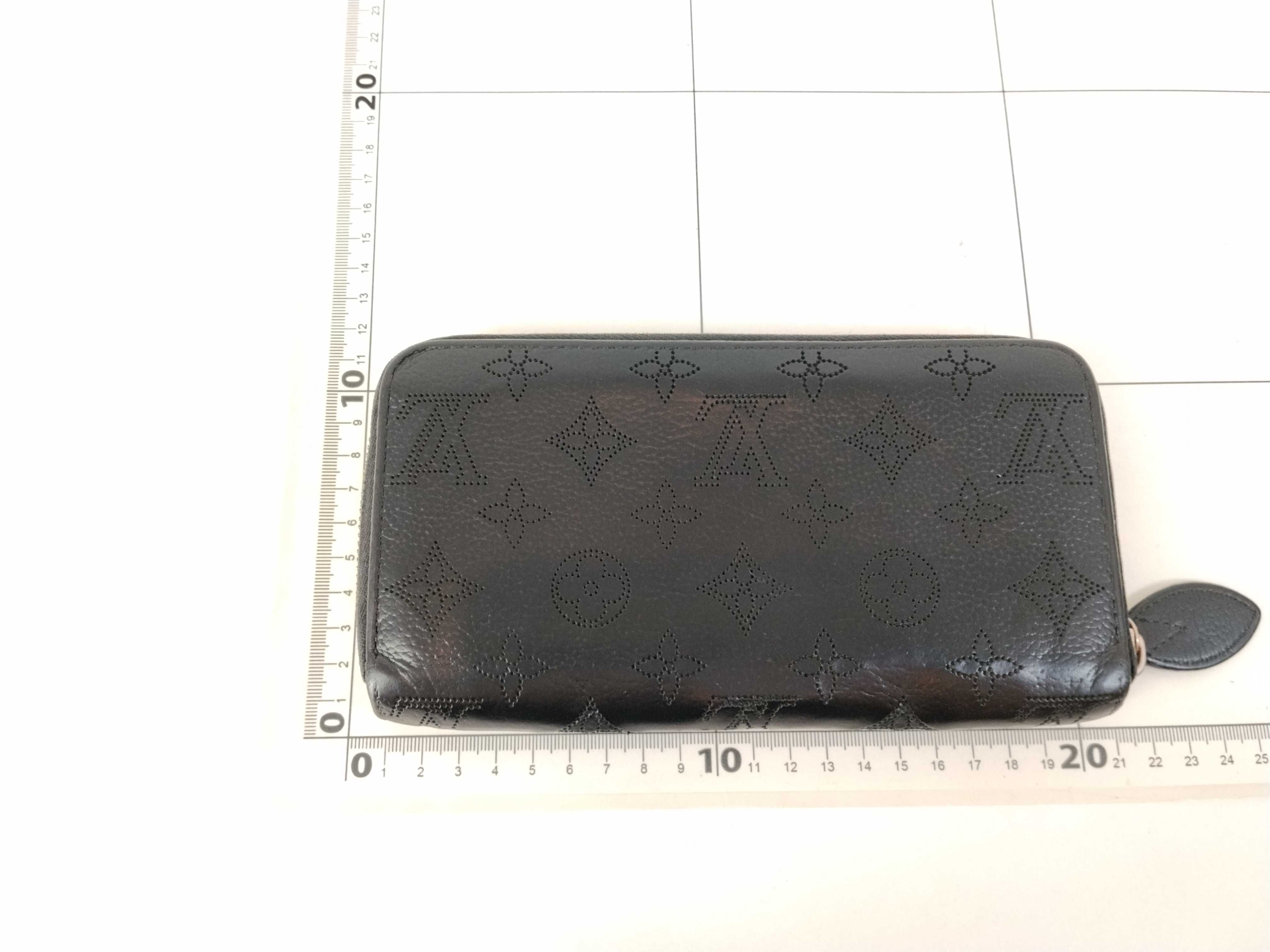Mahina Louis Vuitton Monogram Mahina Zippy Wallet Round Zipper Long Wallet — view 2